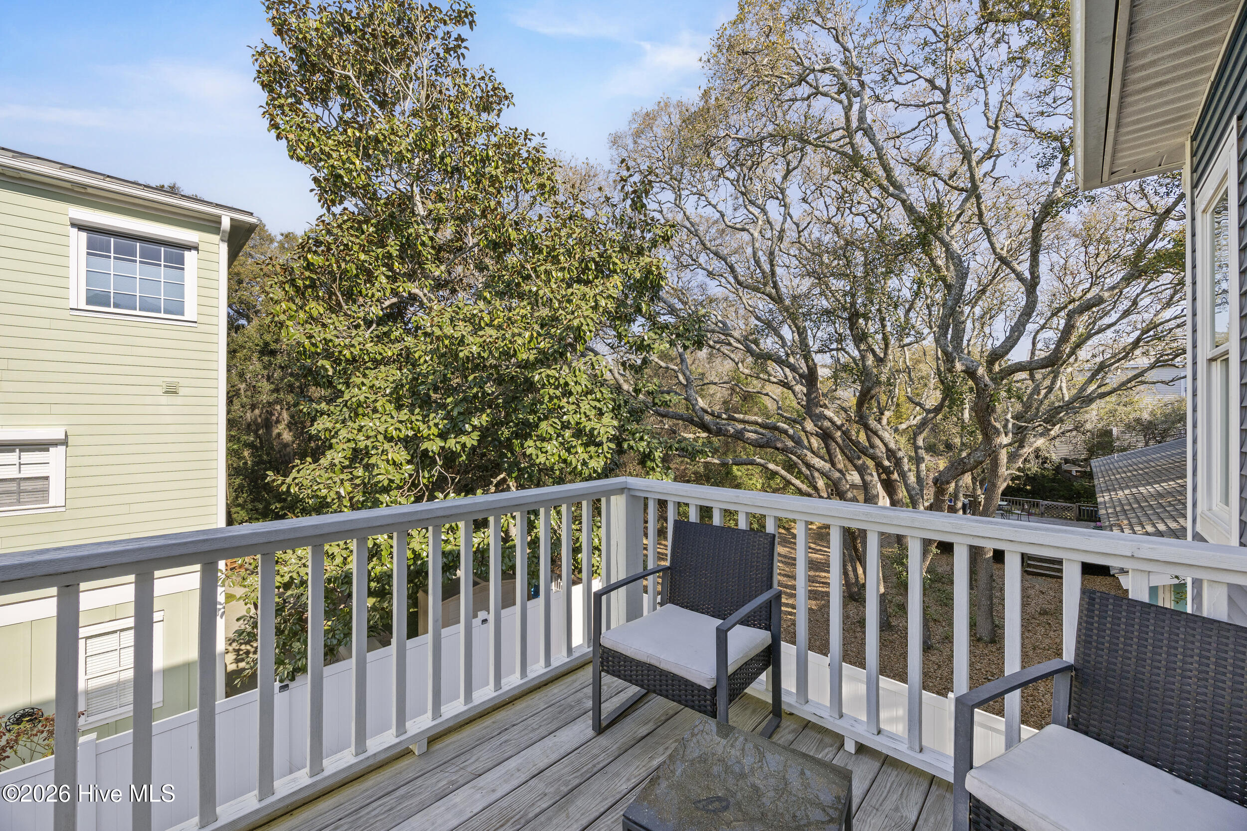 100562655 | Photo 43