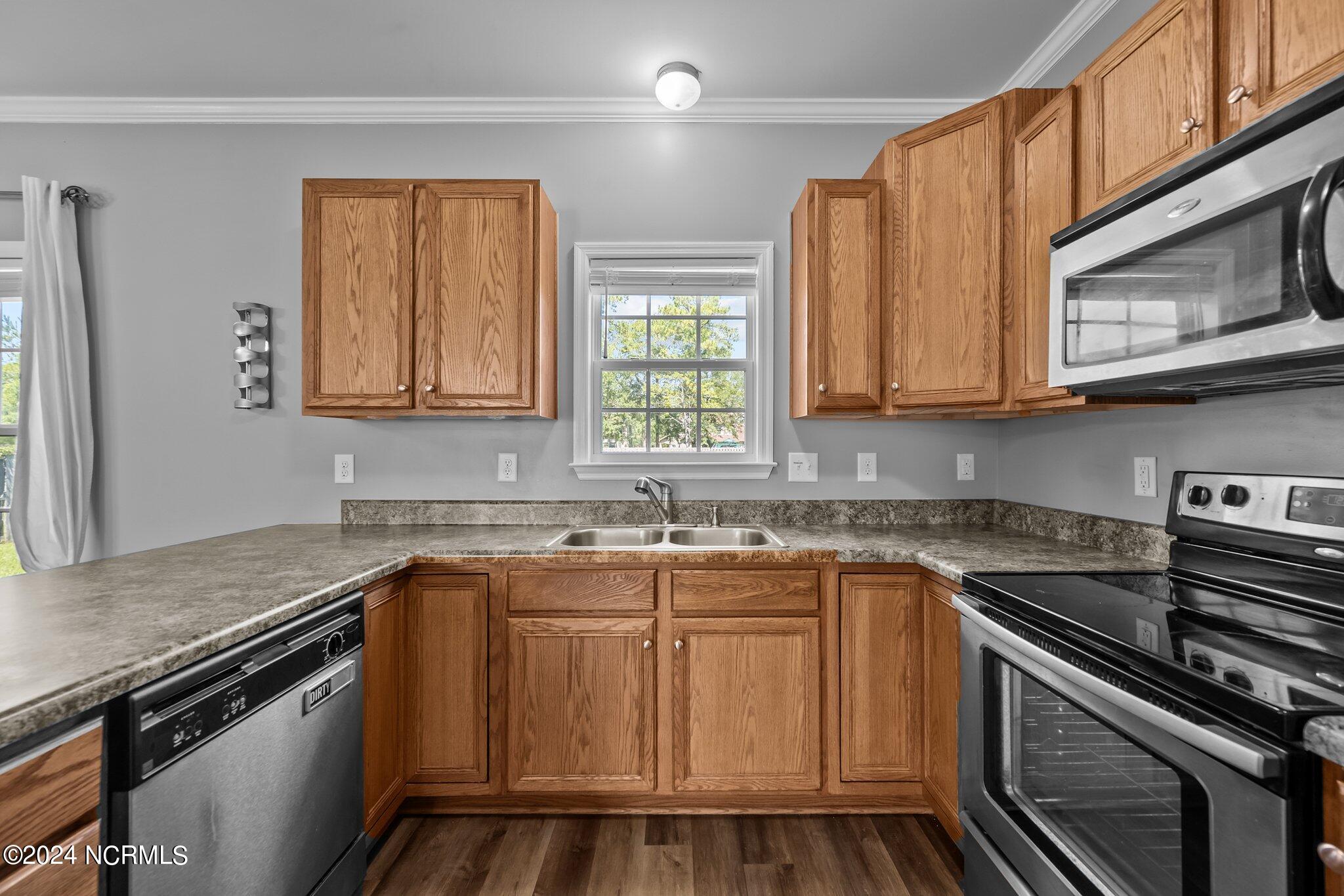 210 Wedgefield Circle,Maple Hill