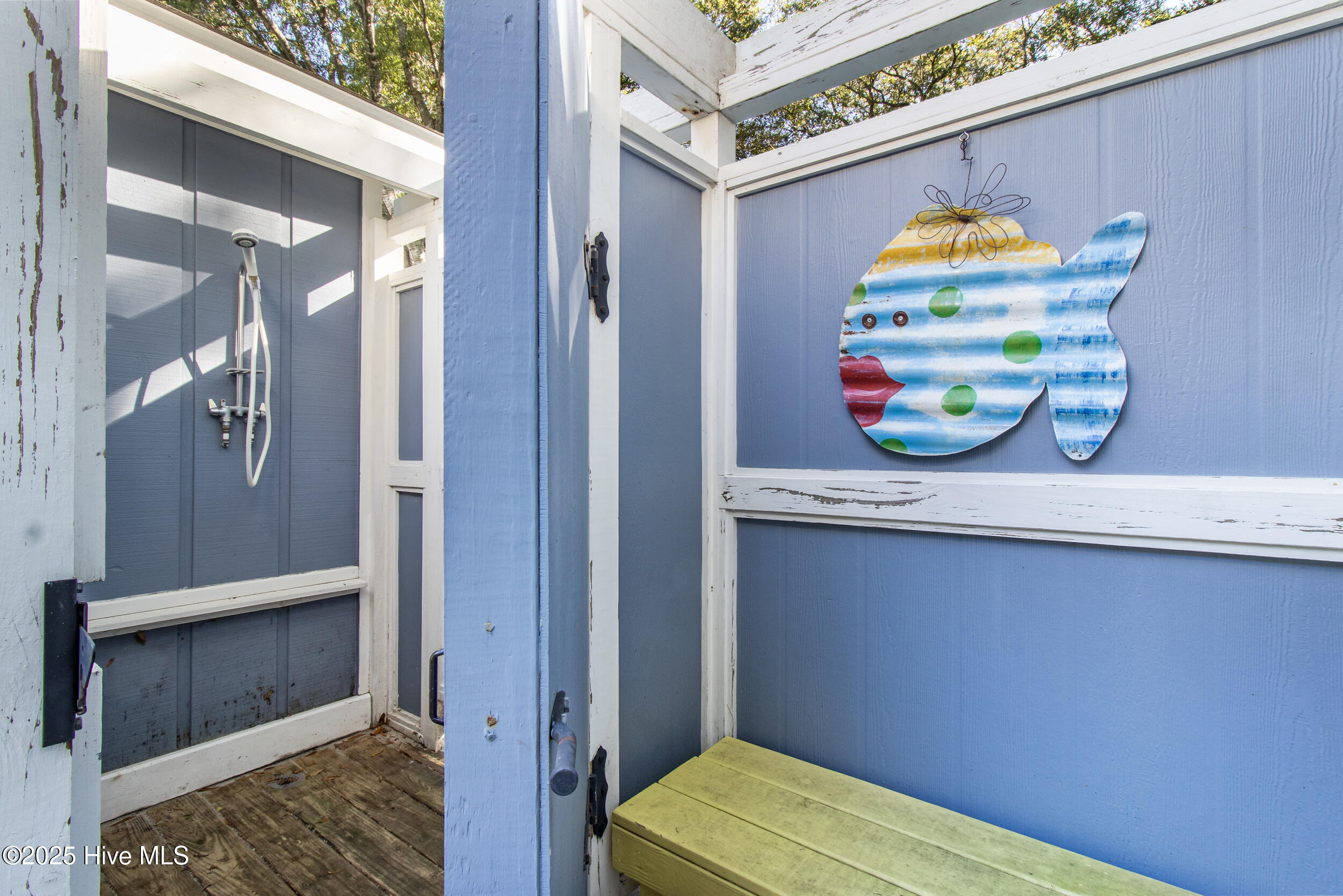 100541020 | Photo 36