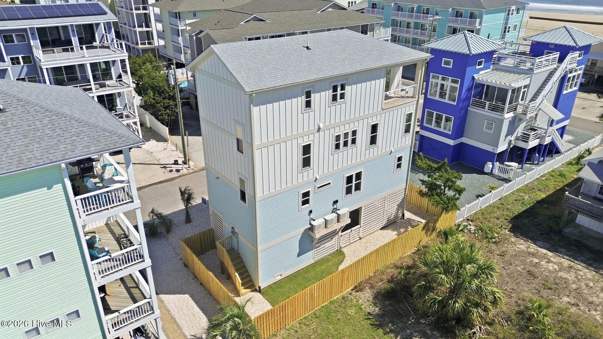 100561284 | Photo 97