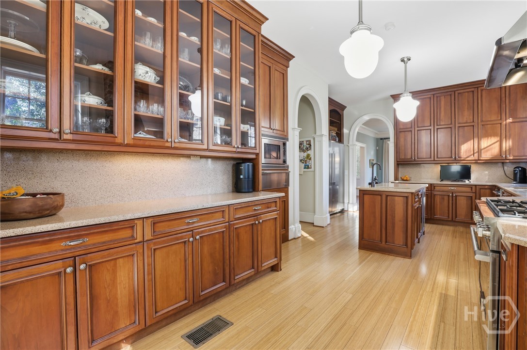 103 E 51st Street, Savannah, GA 31405 Listing Photo  7