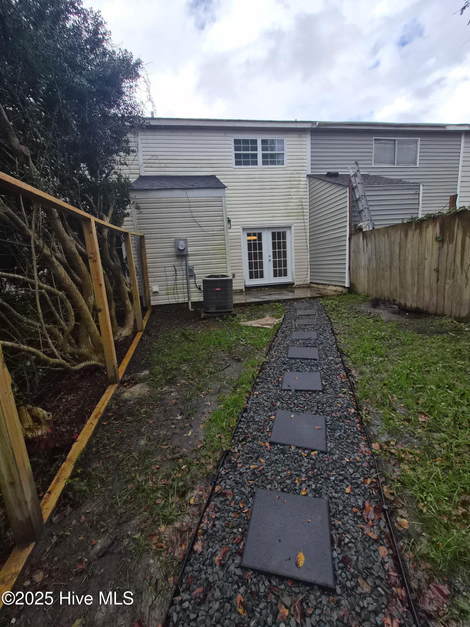 100539723 | Photo 30