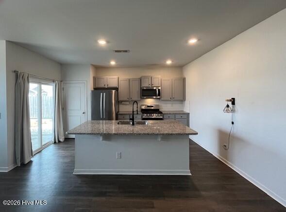 100548379 | Photo 15