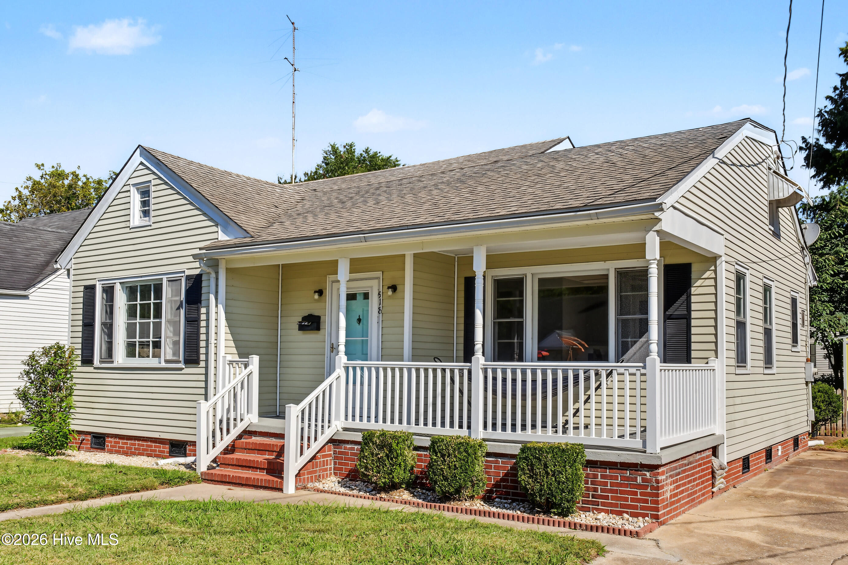 Photo 2 of Single family home for sale at 918 Woodruff Ave, Elizabeth City, NC 27909 | MLS# 100607955 | Listing updated on 2026-10-05