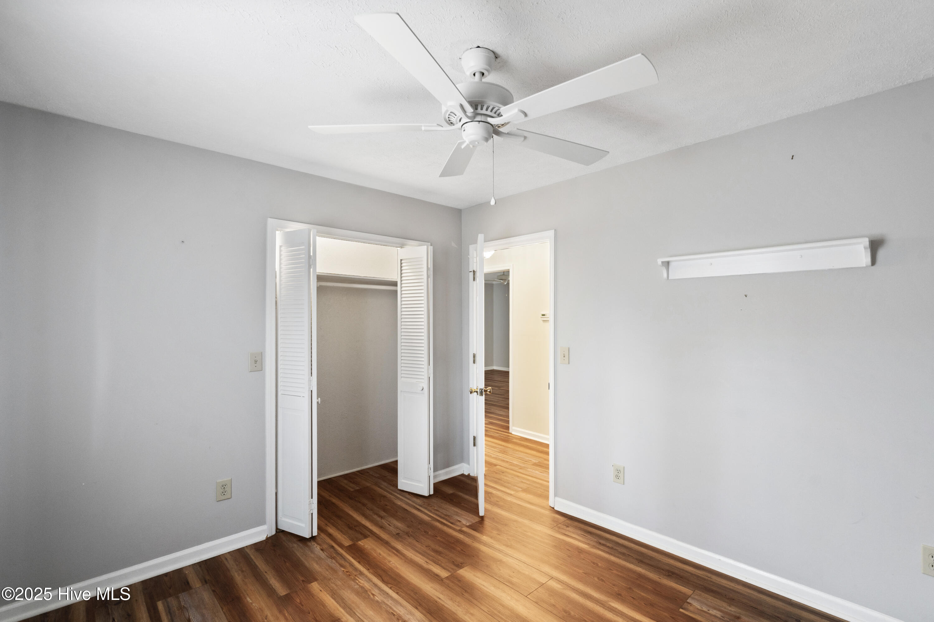 100540990 | Photo 51