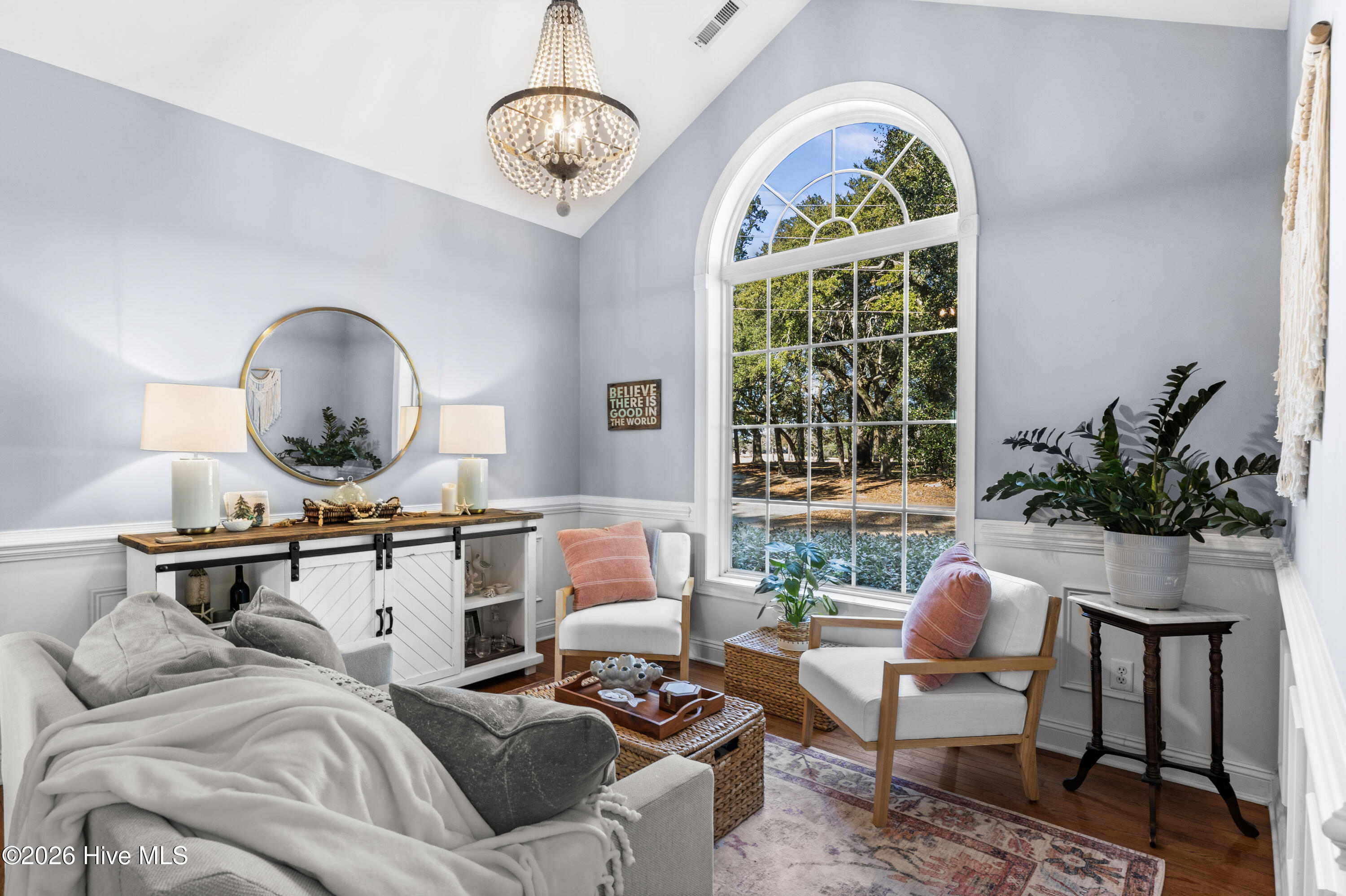 100550440 | Photo 33