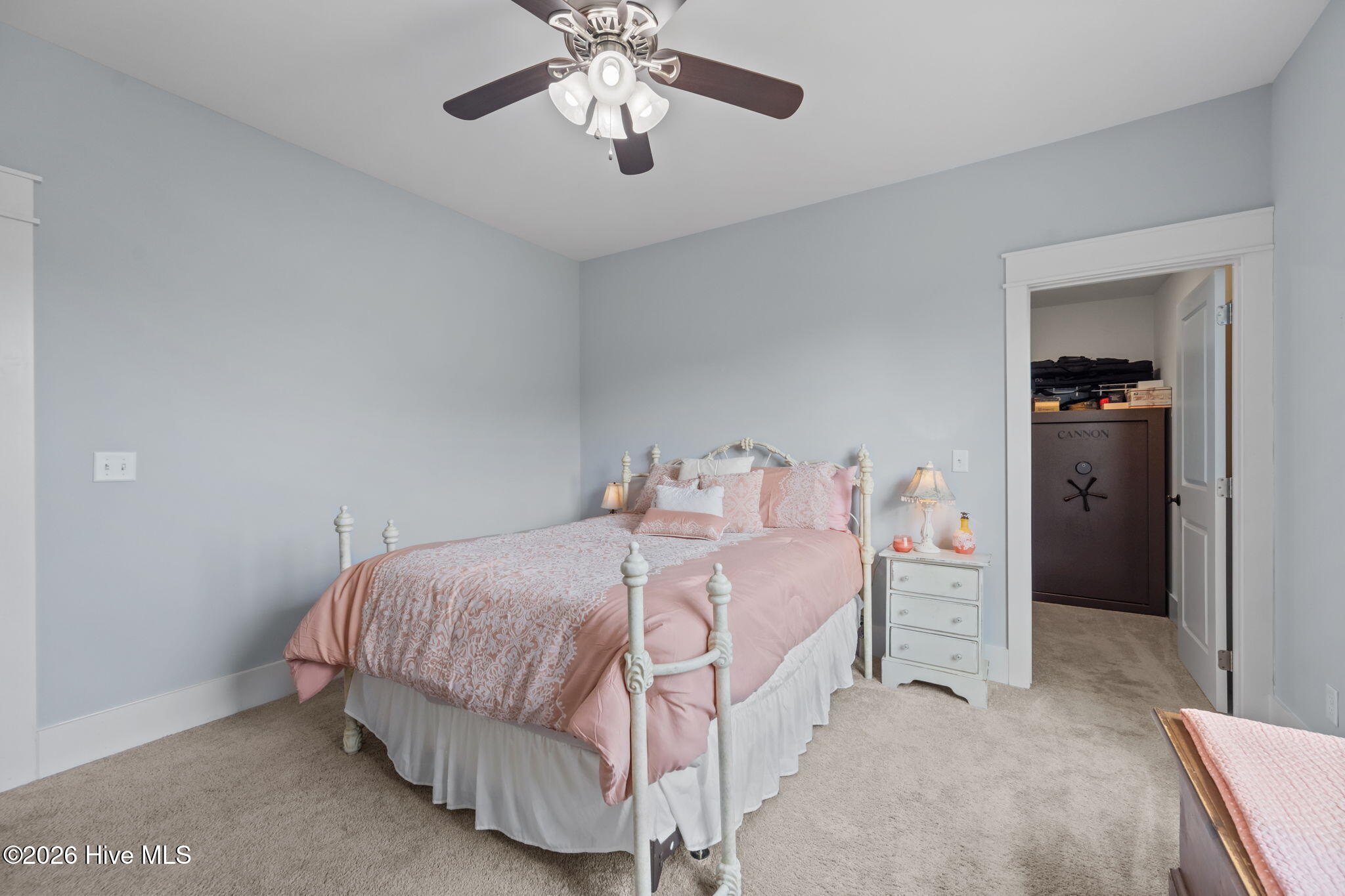 100562487 | Photo 33