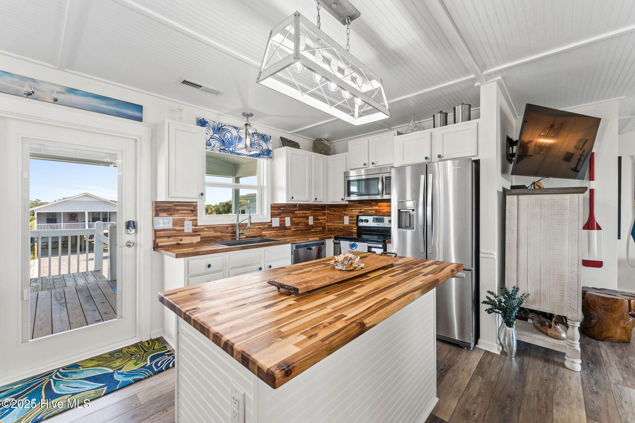 100527553 | Photo 25