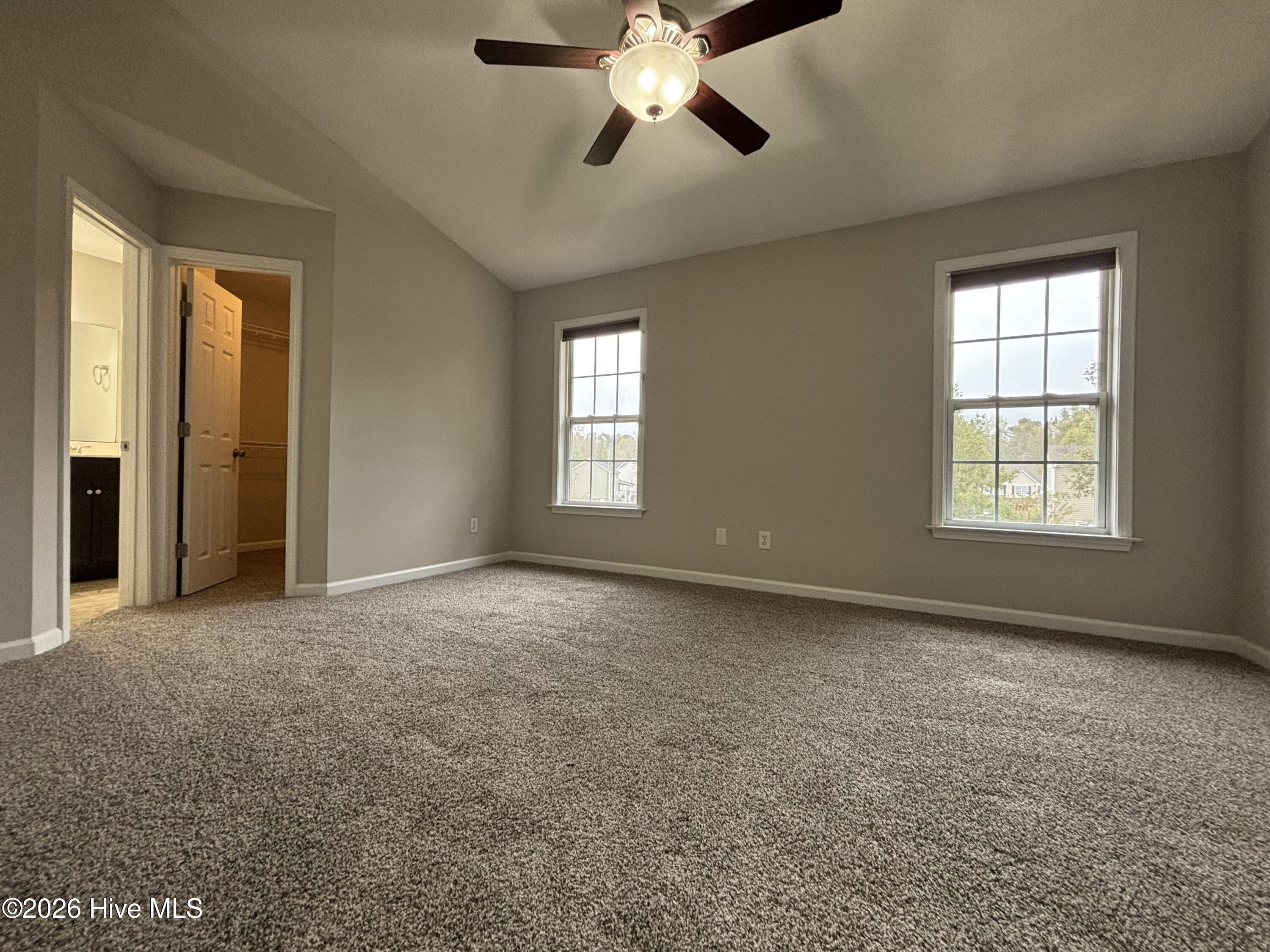 100552986 | Photo 18