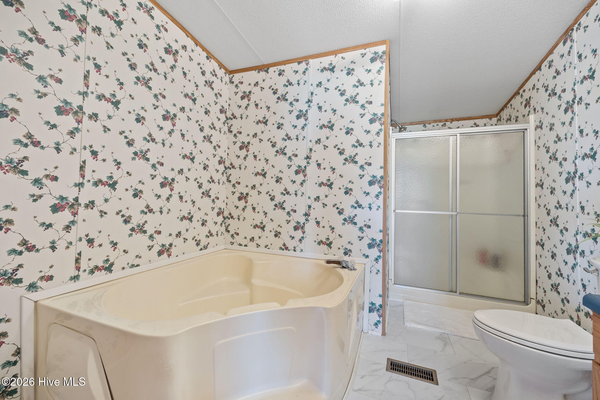 100566757 | Photo 14