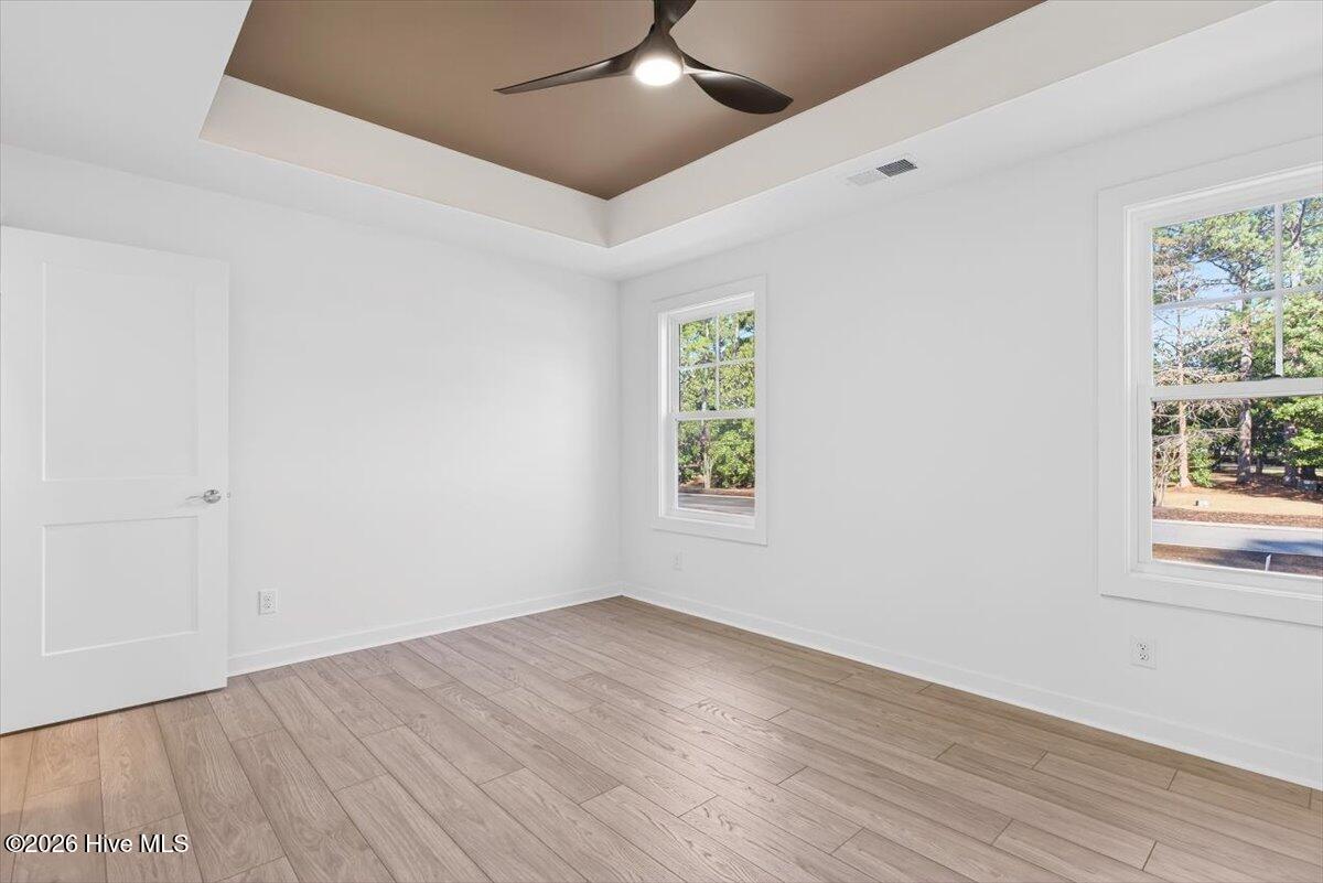 100508679 | Photo 16