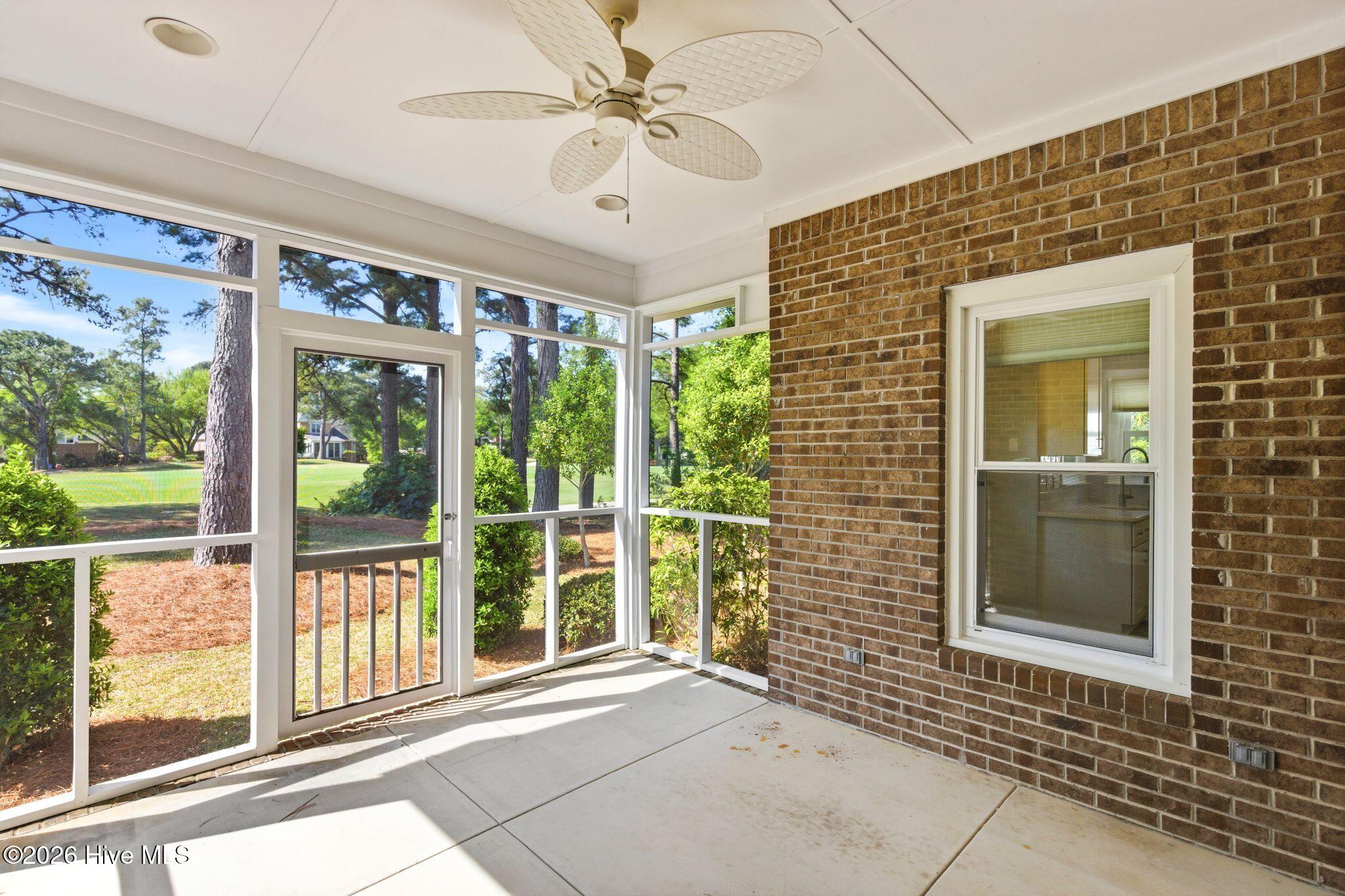 100567586 | Photo 36