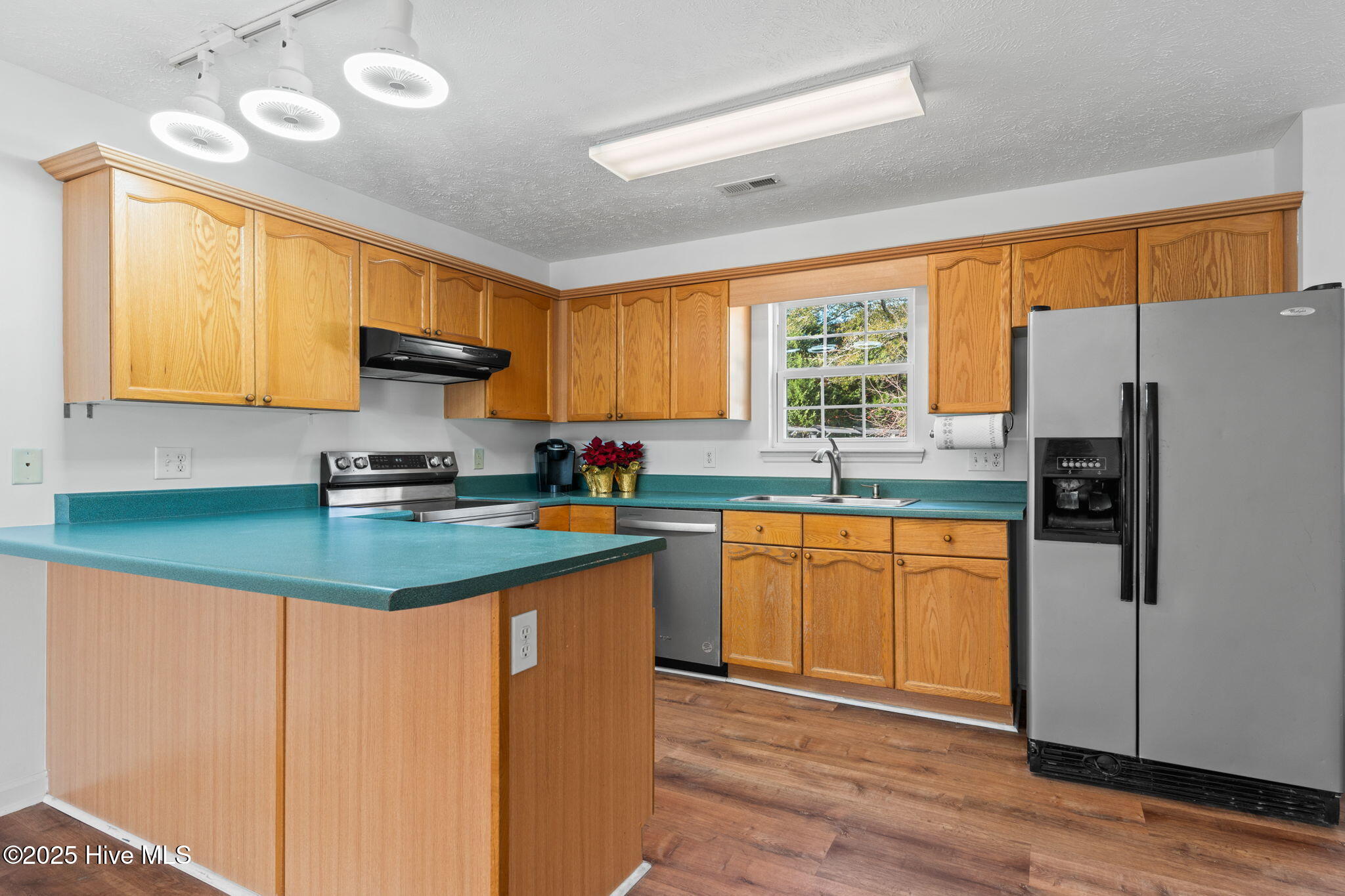 100545371 | Photo 14