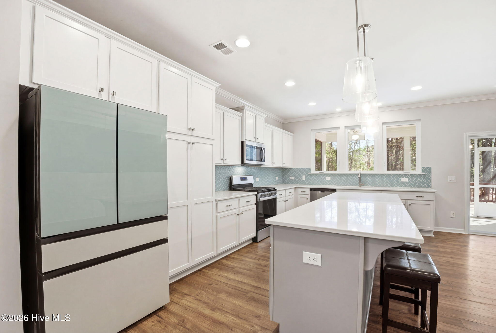 100558607 | Photo 12