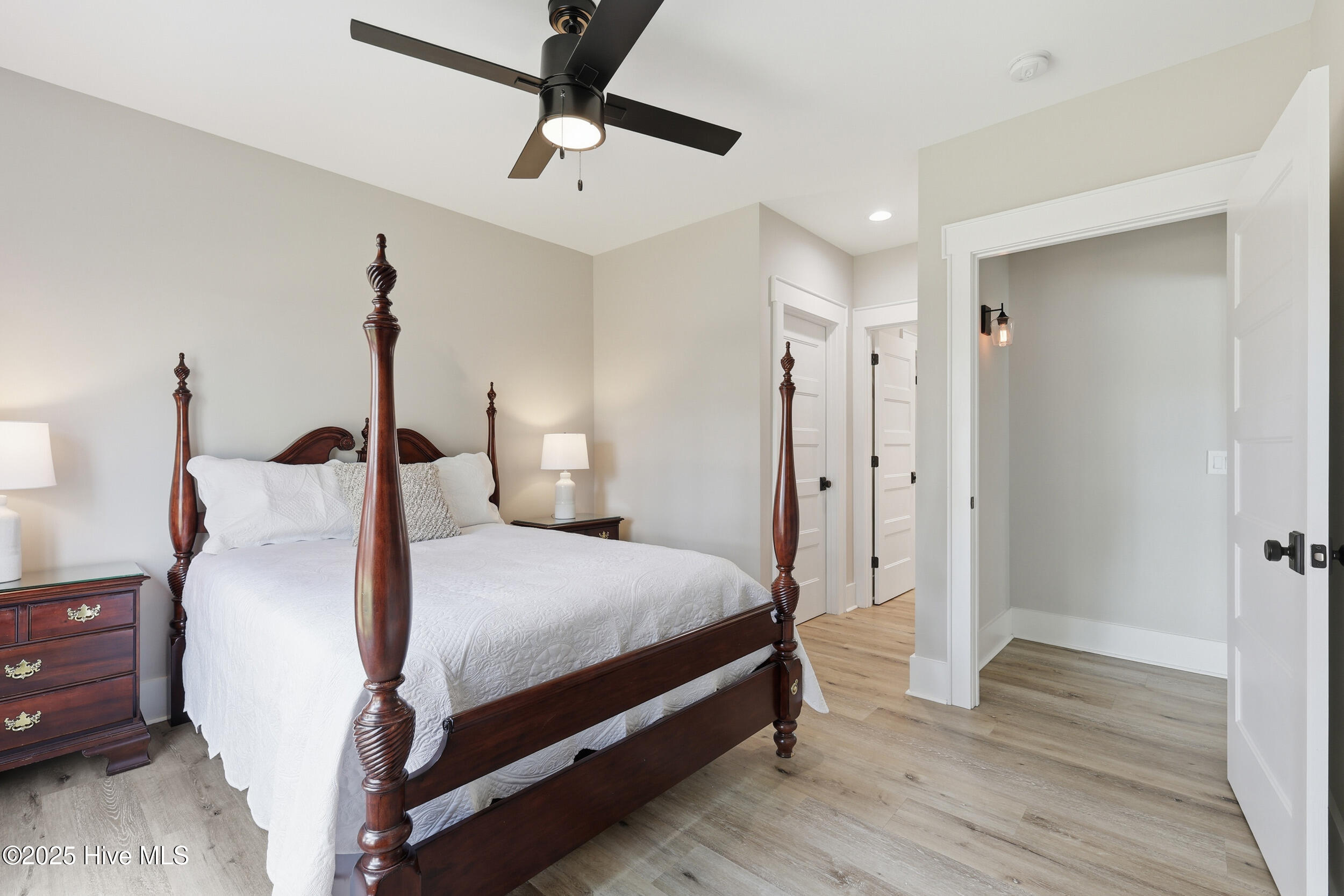 100542294 | Photo 34