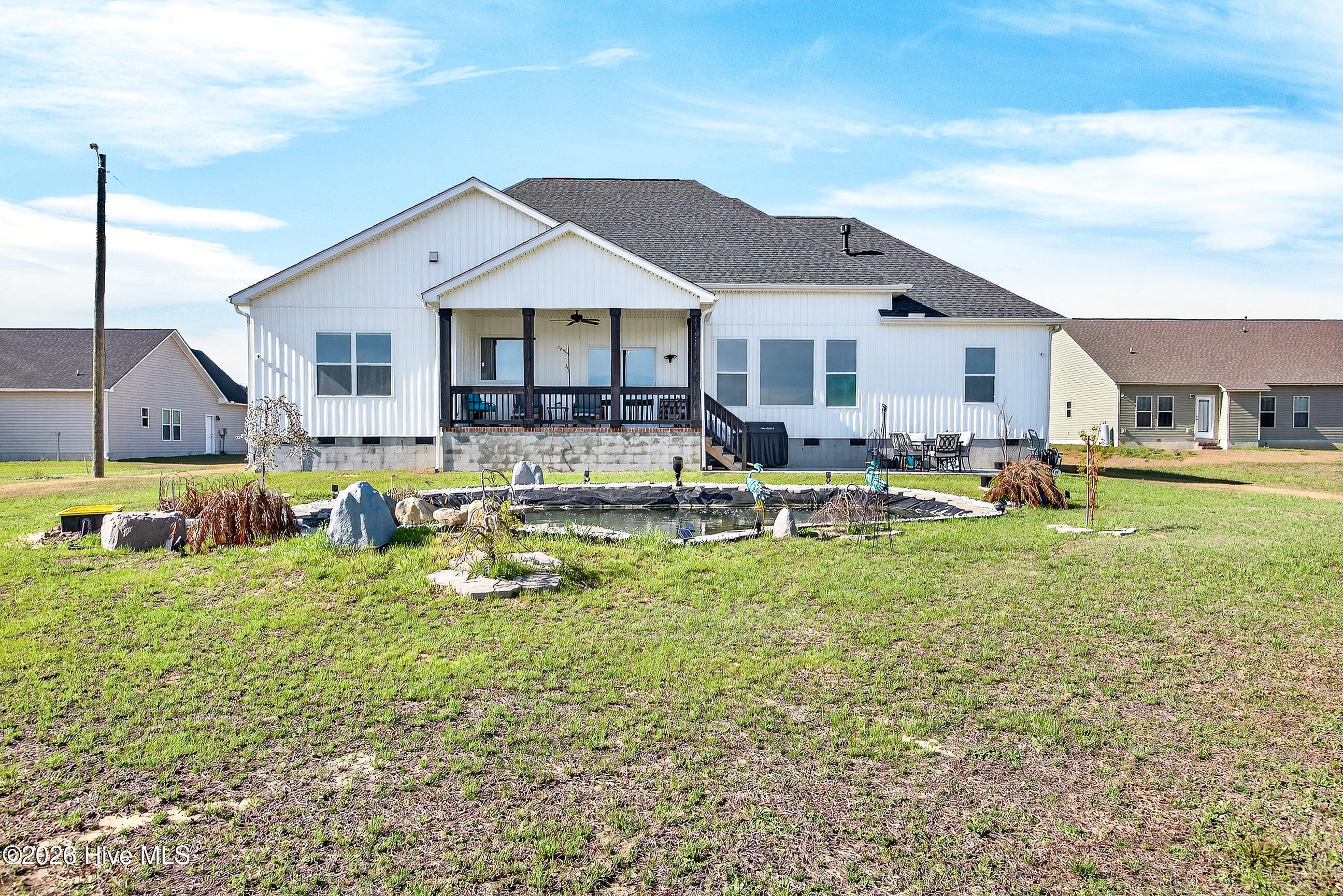 100561338 | Photo 38