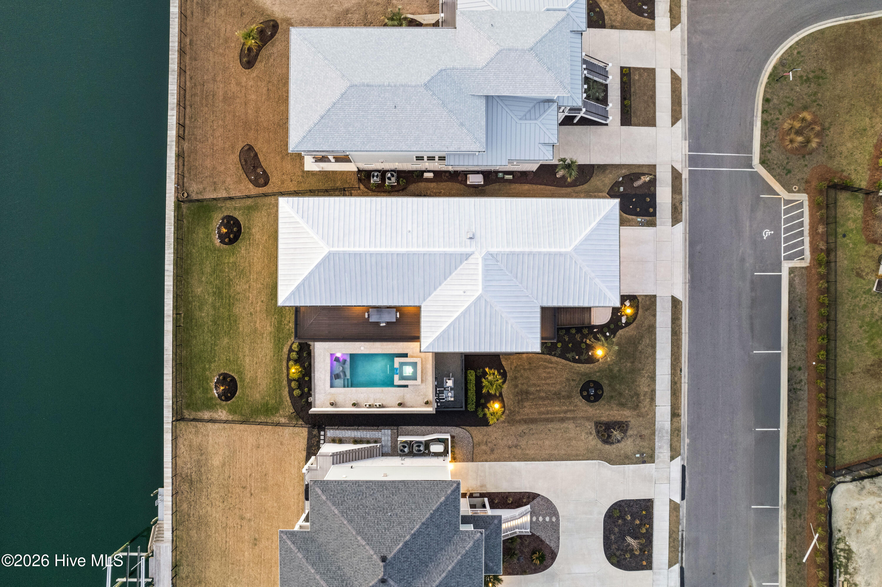 100567165 | Photo 103