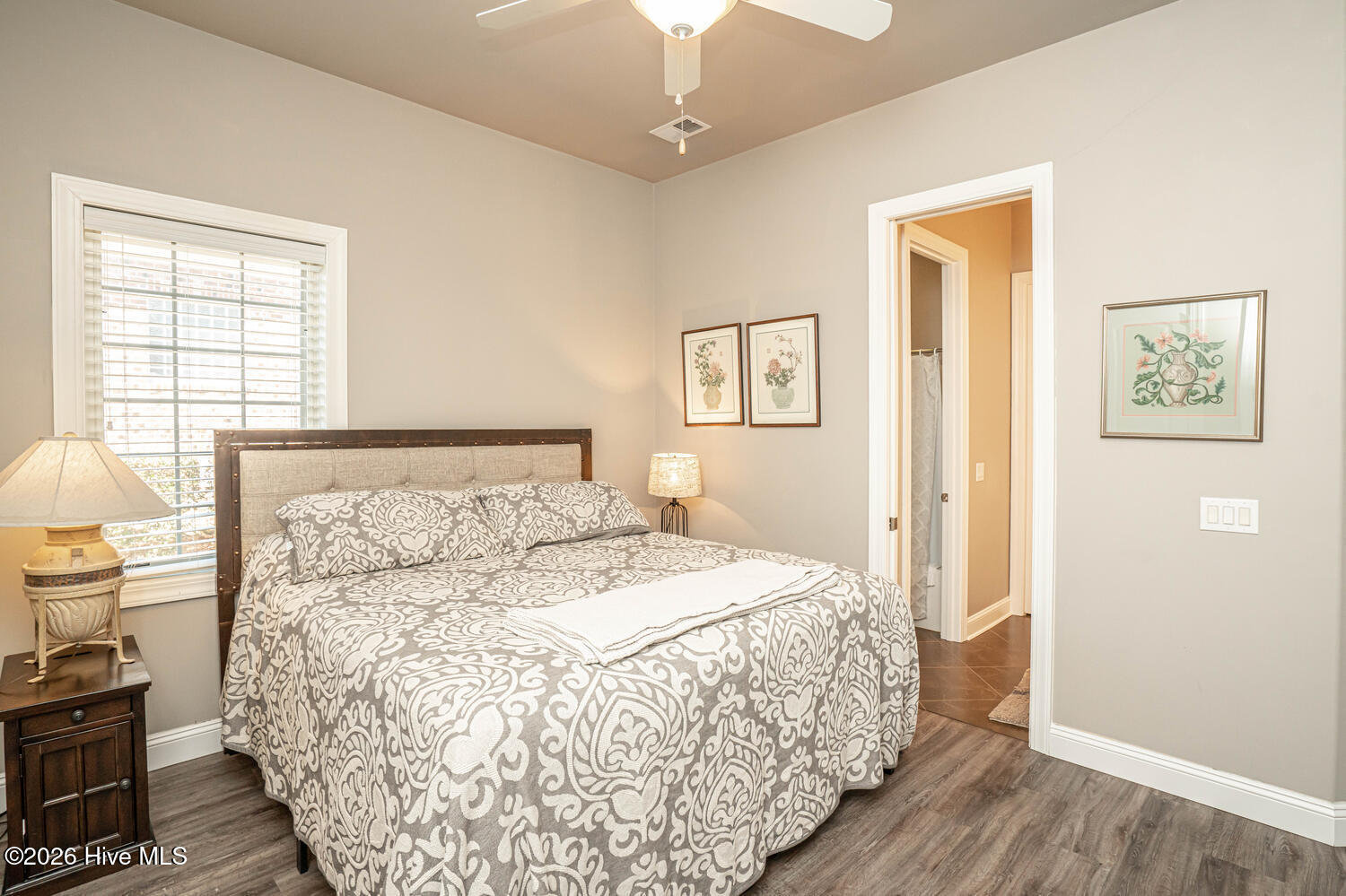 100560123 | Photo 40