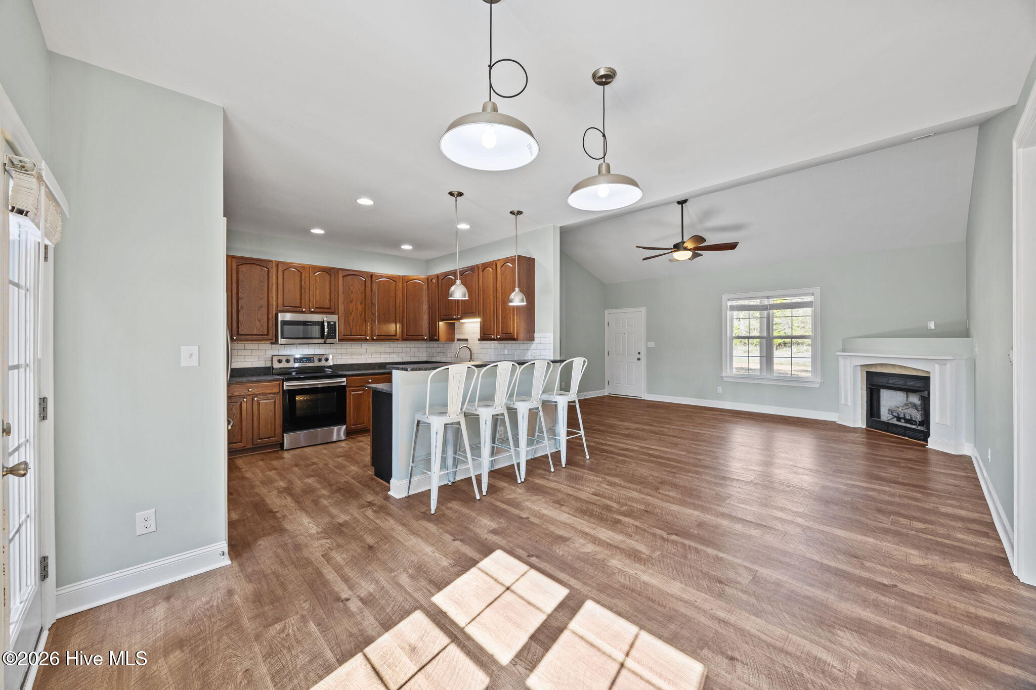 100559497 | Photo 11