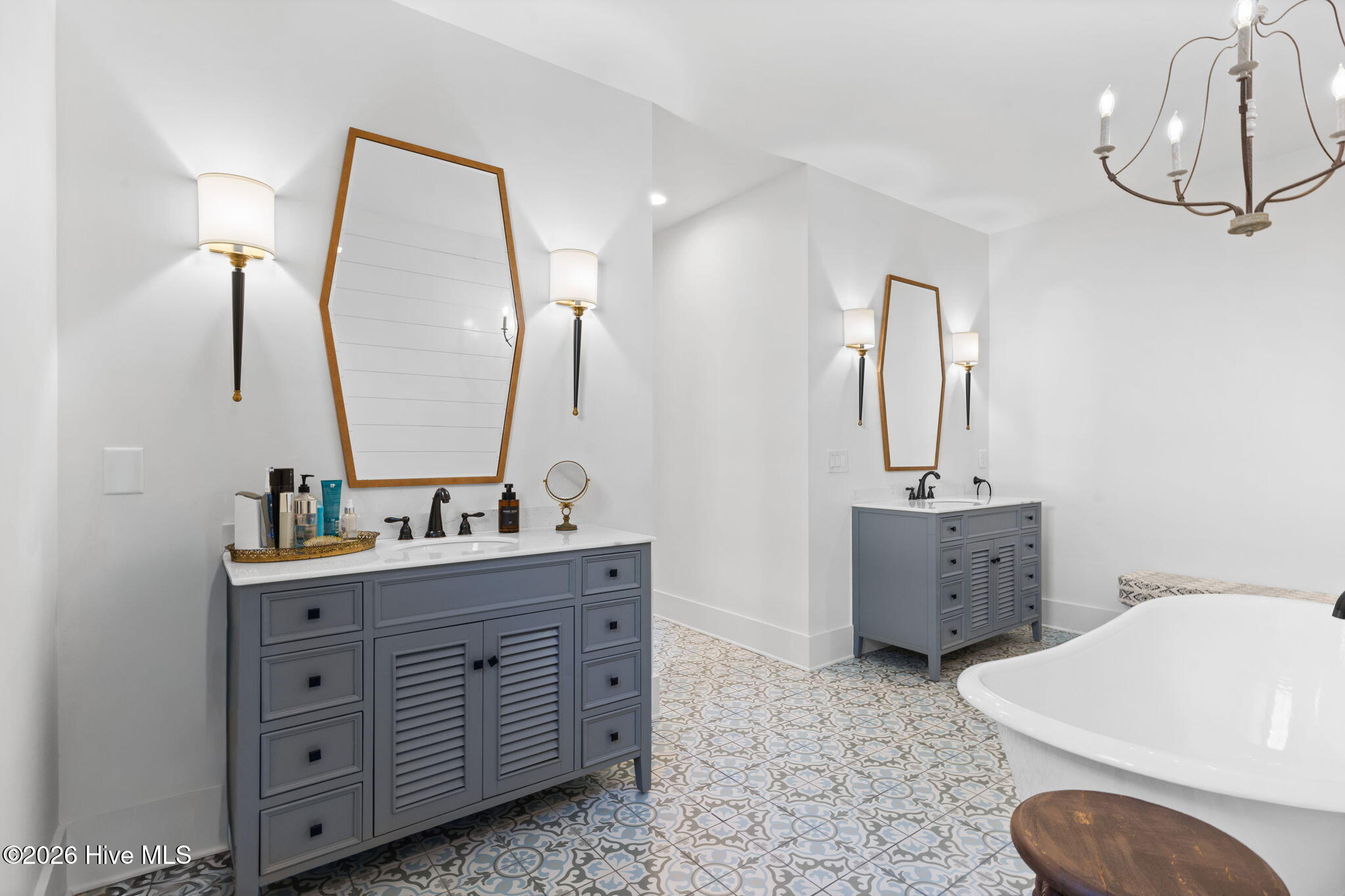 100554419 | Photo 37