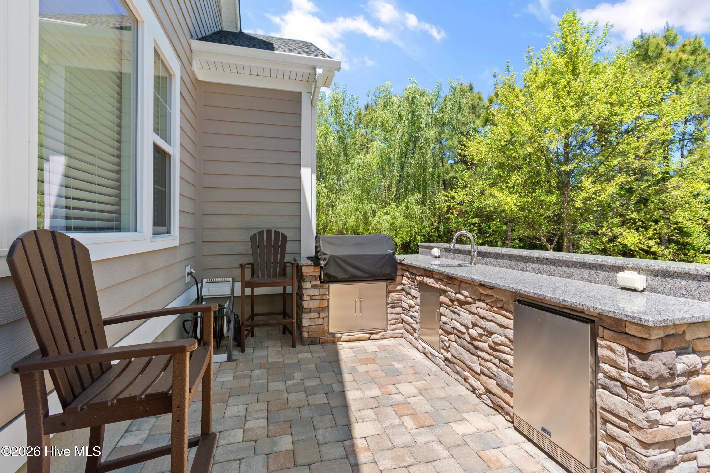 100568990 | Photo 62