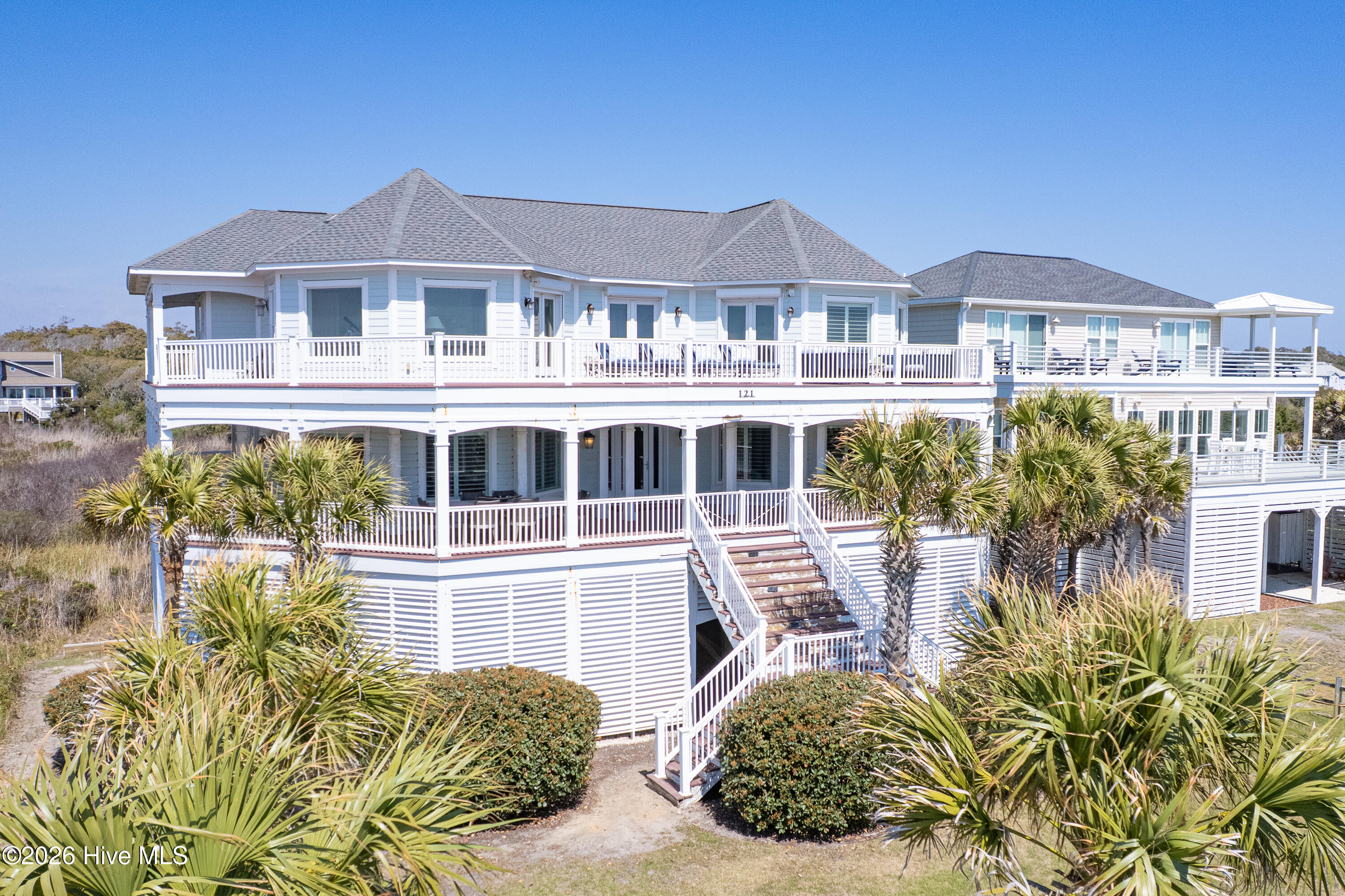 100567897 | Photo 77