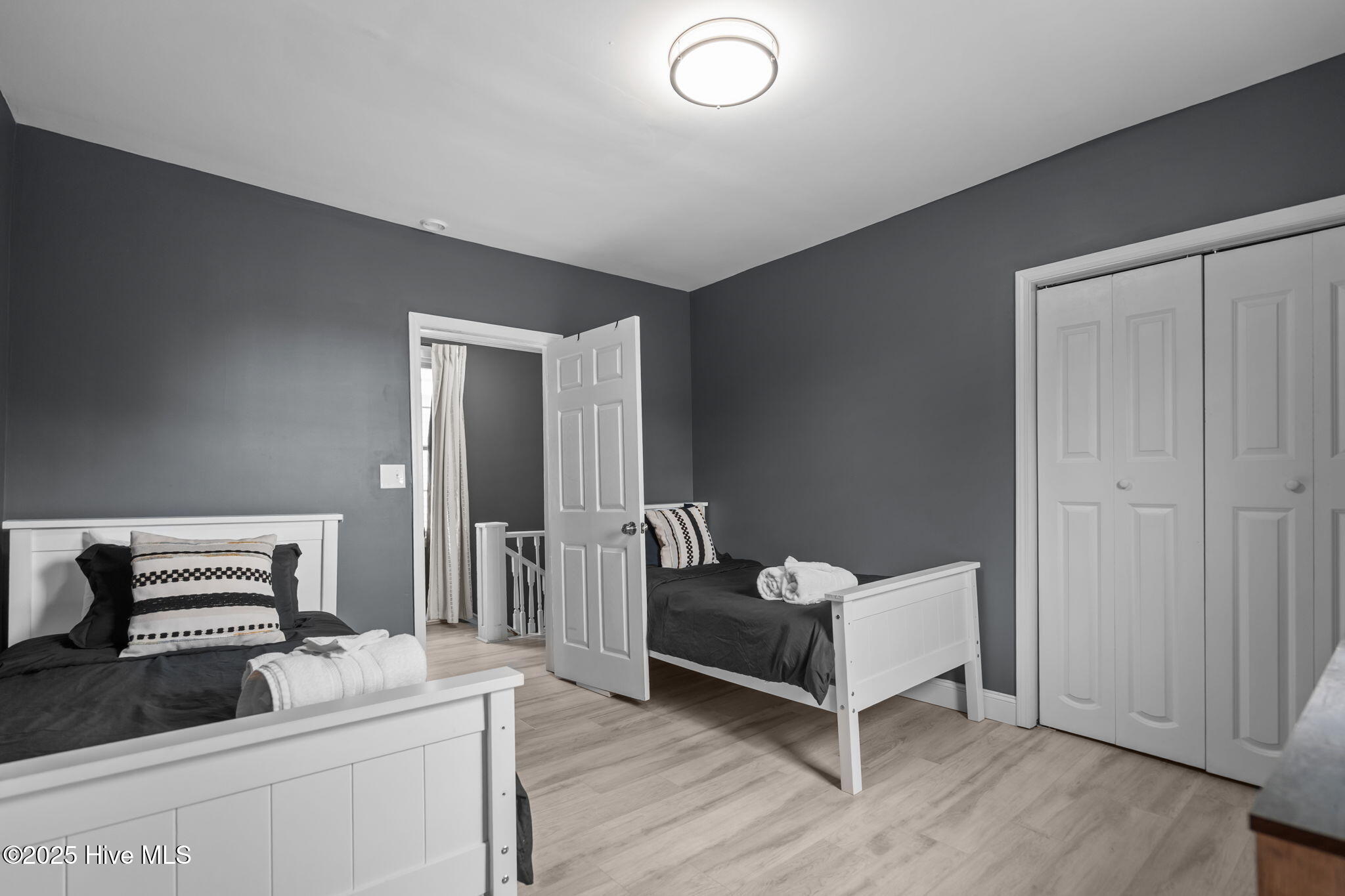 100544435 | Photo 32