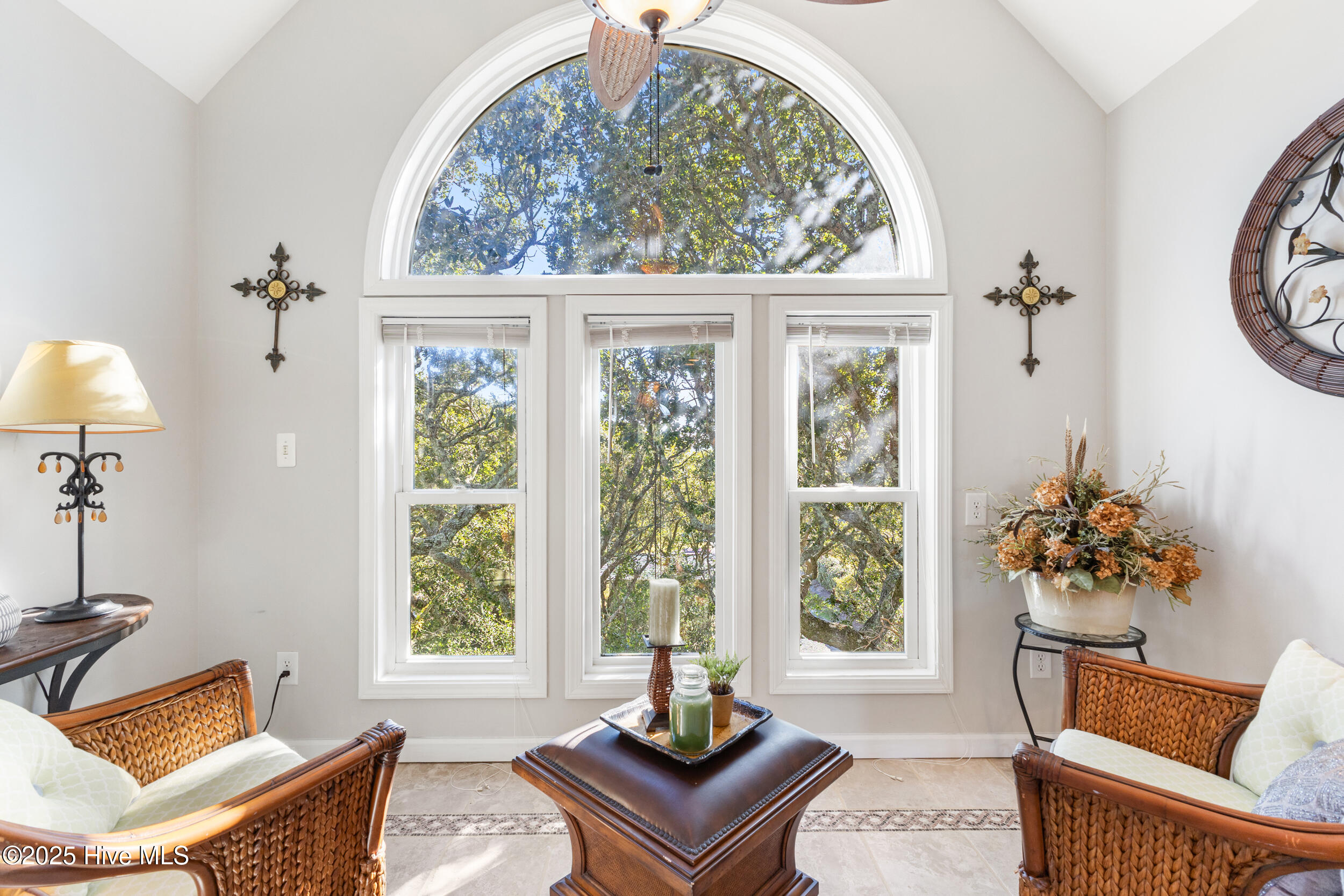 100545417 | Photo 21