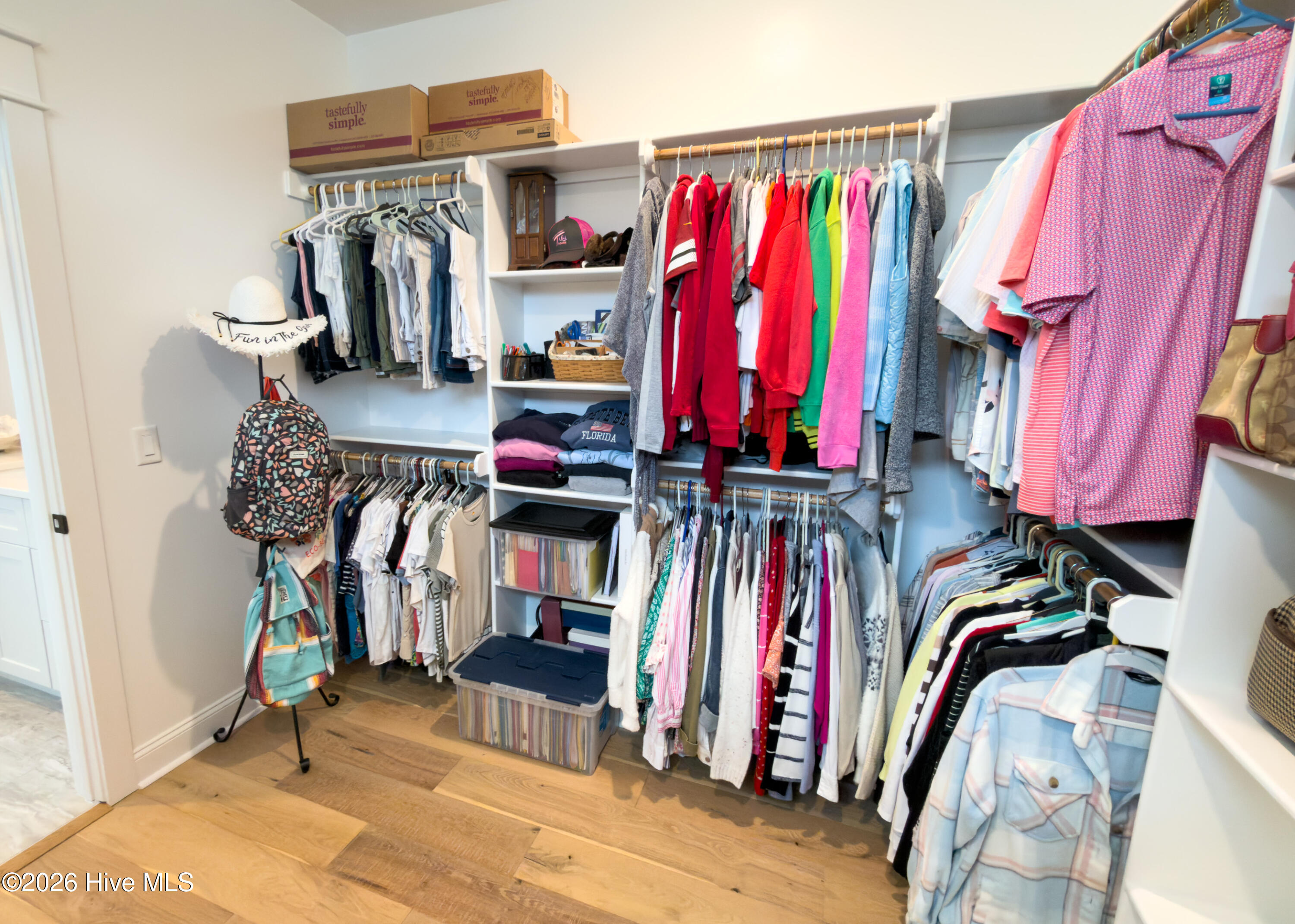 100549479 | Photo 42