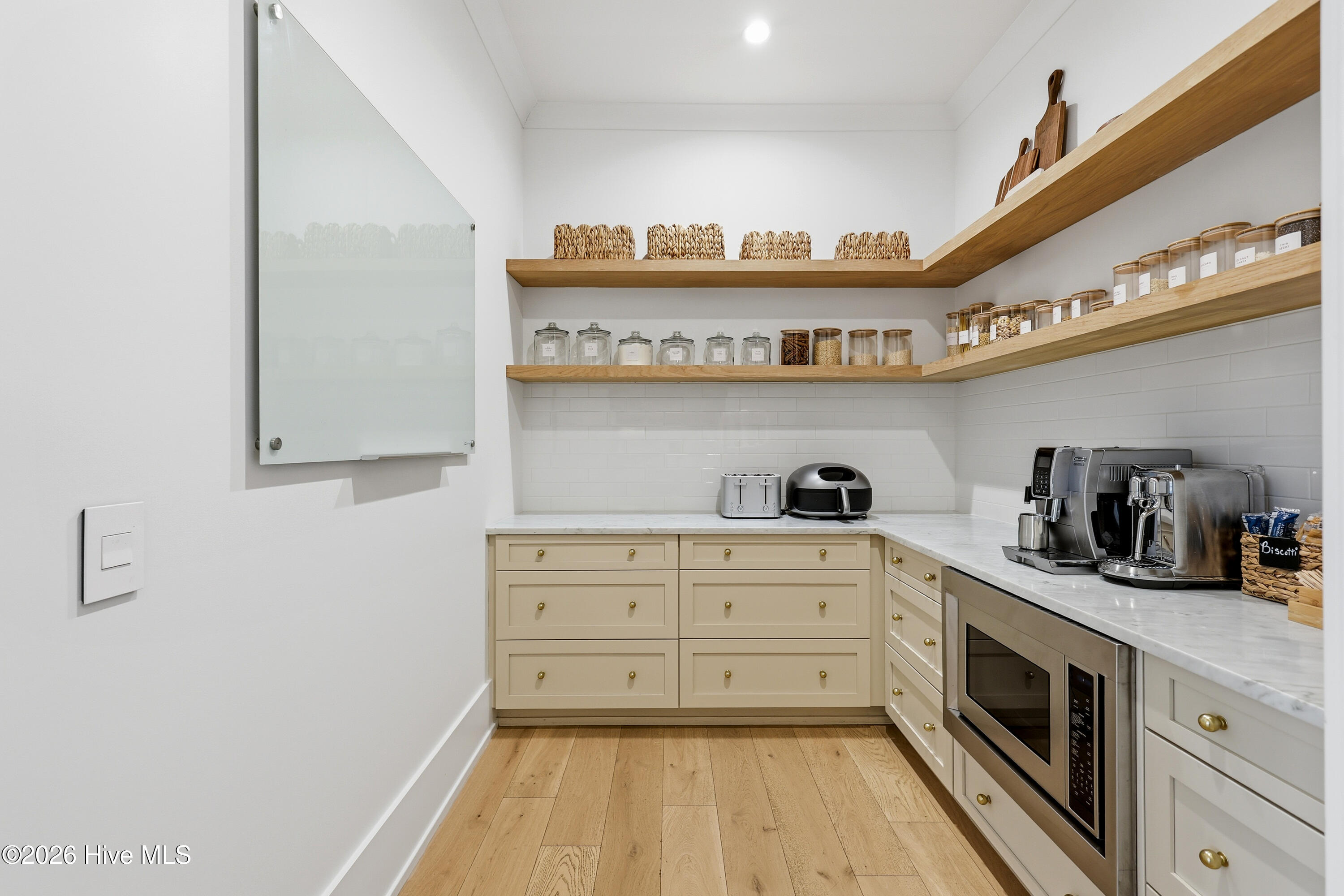 100554567 | Photo 48