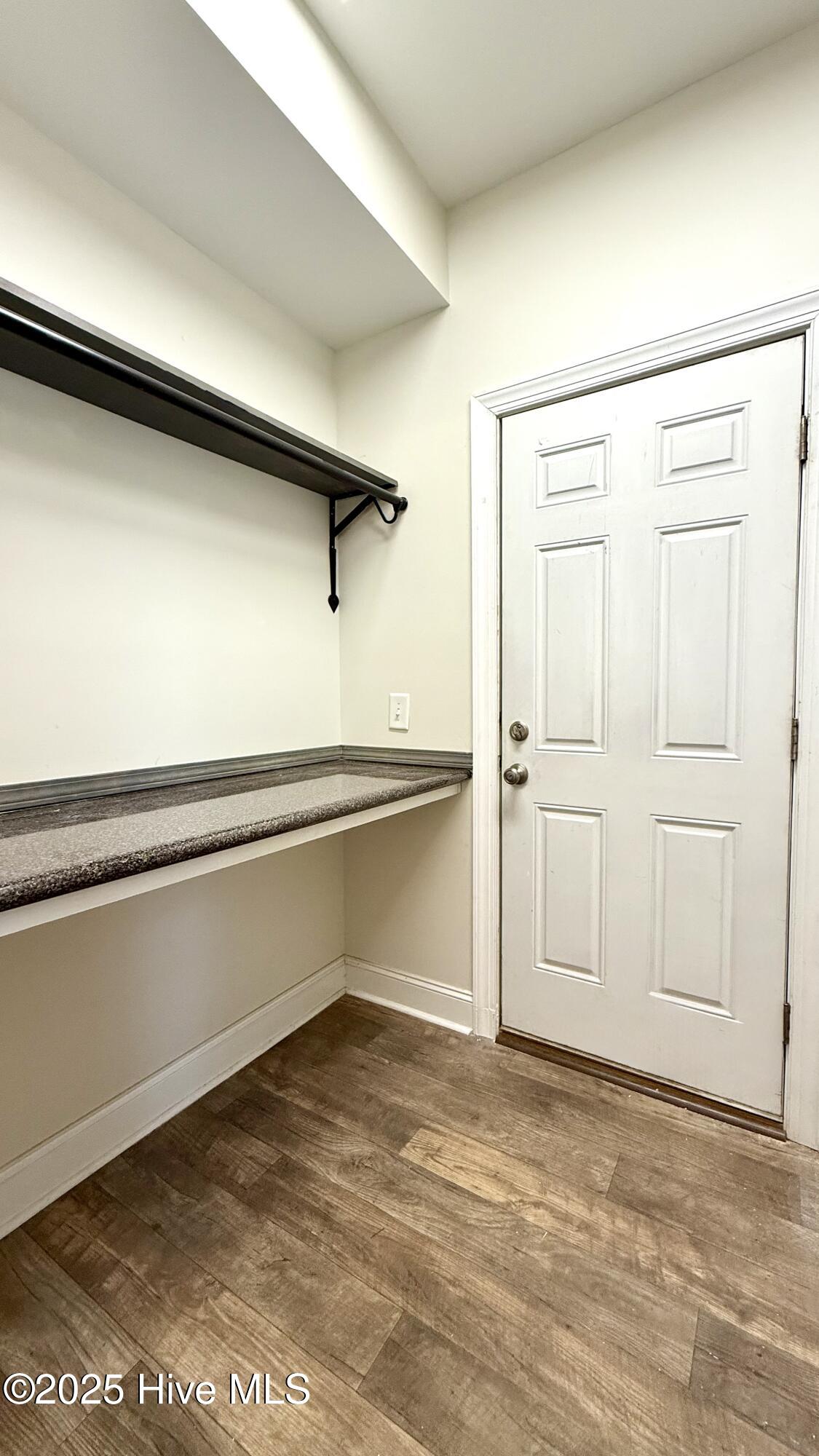 100538619 | Photo 30