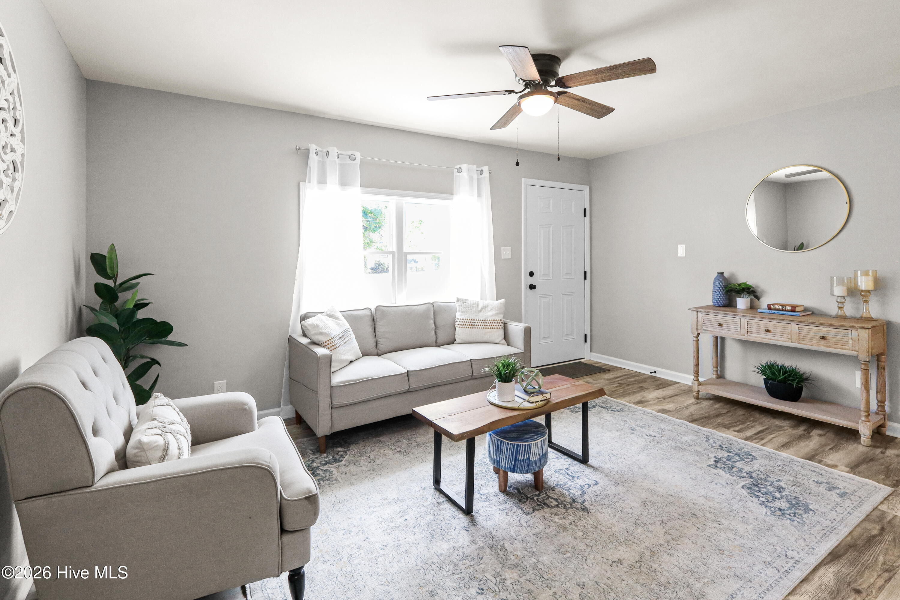 100569517 | Photo 31