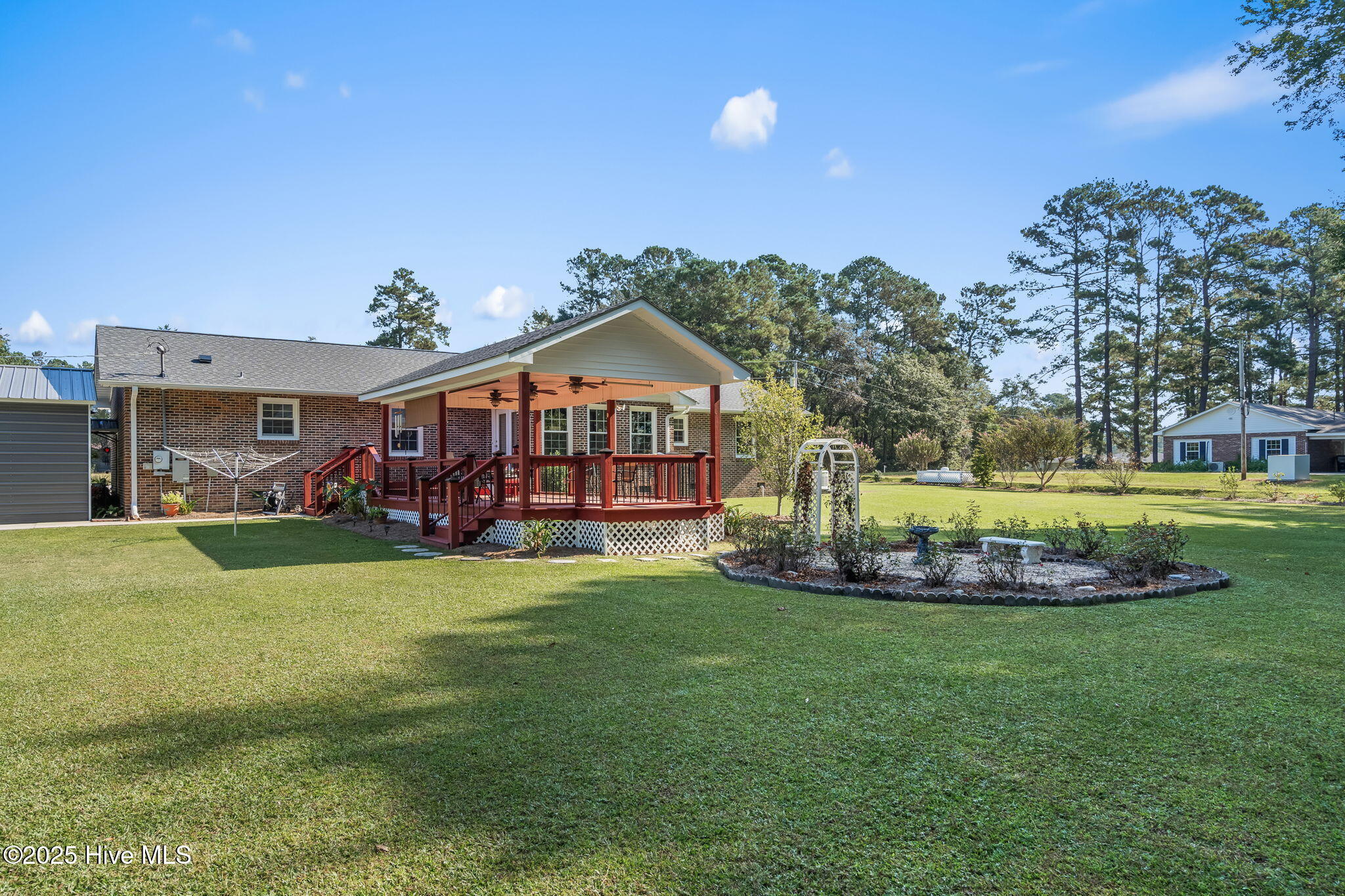 100532446 | Photo 32