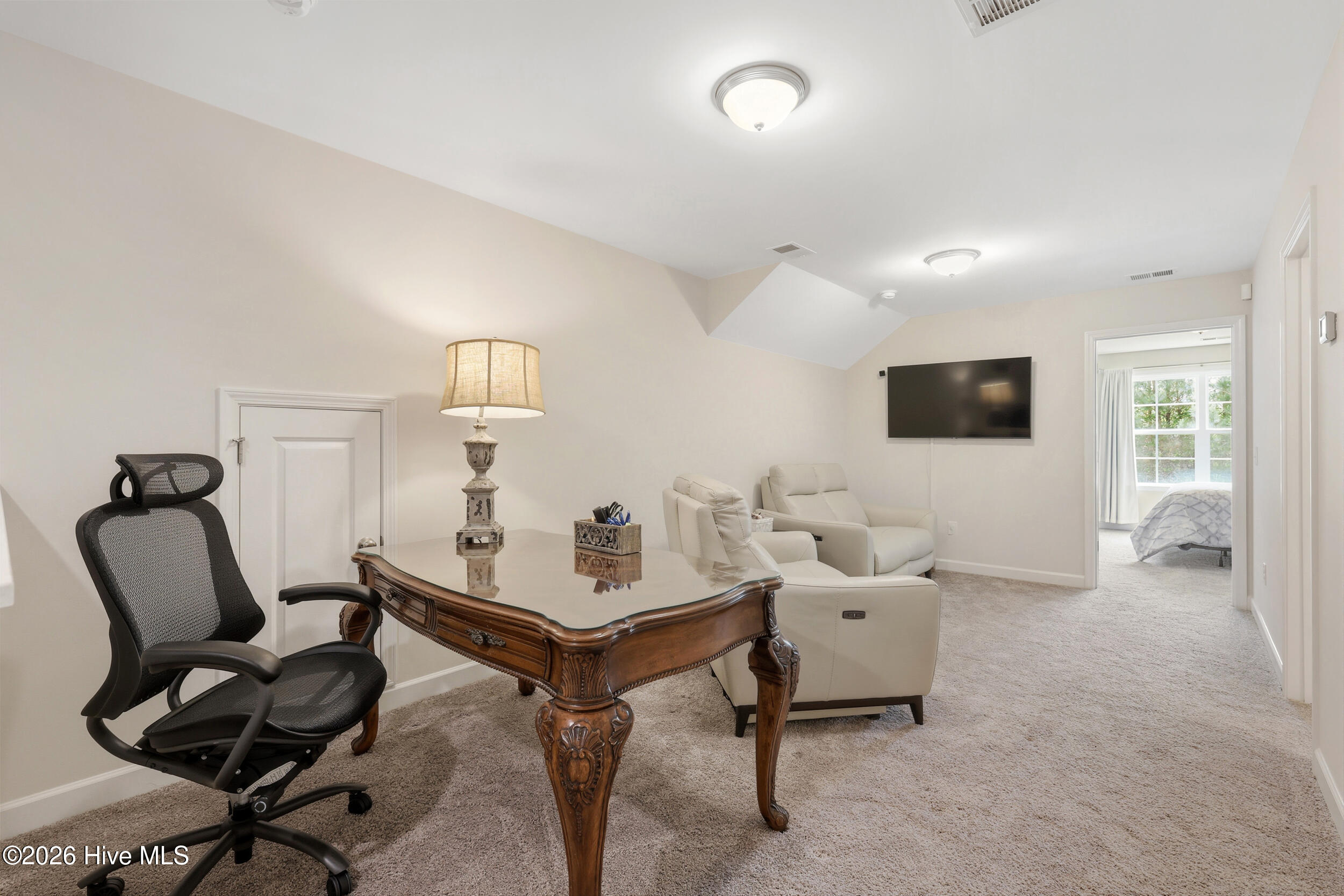 100570535 | Photo 33