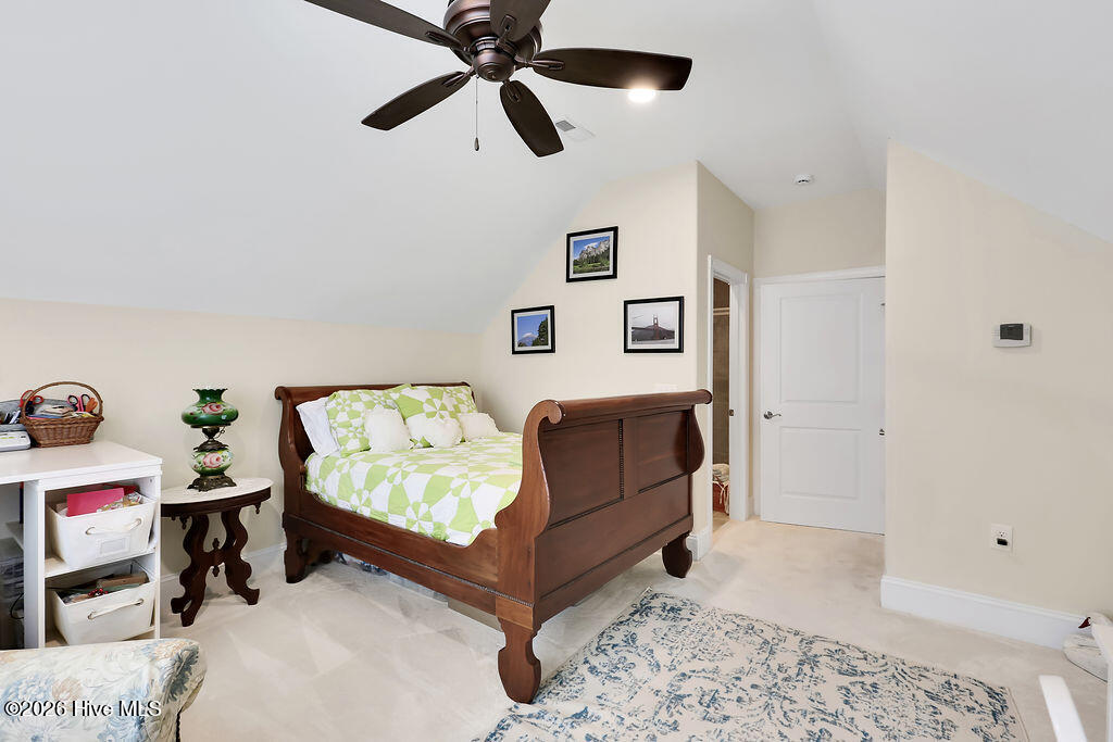 100550875 | Photo 34