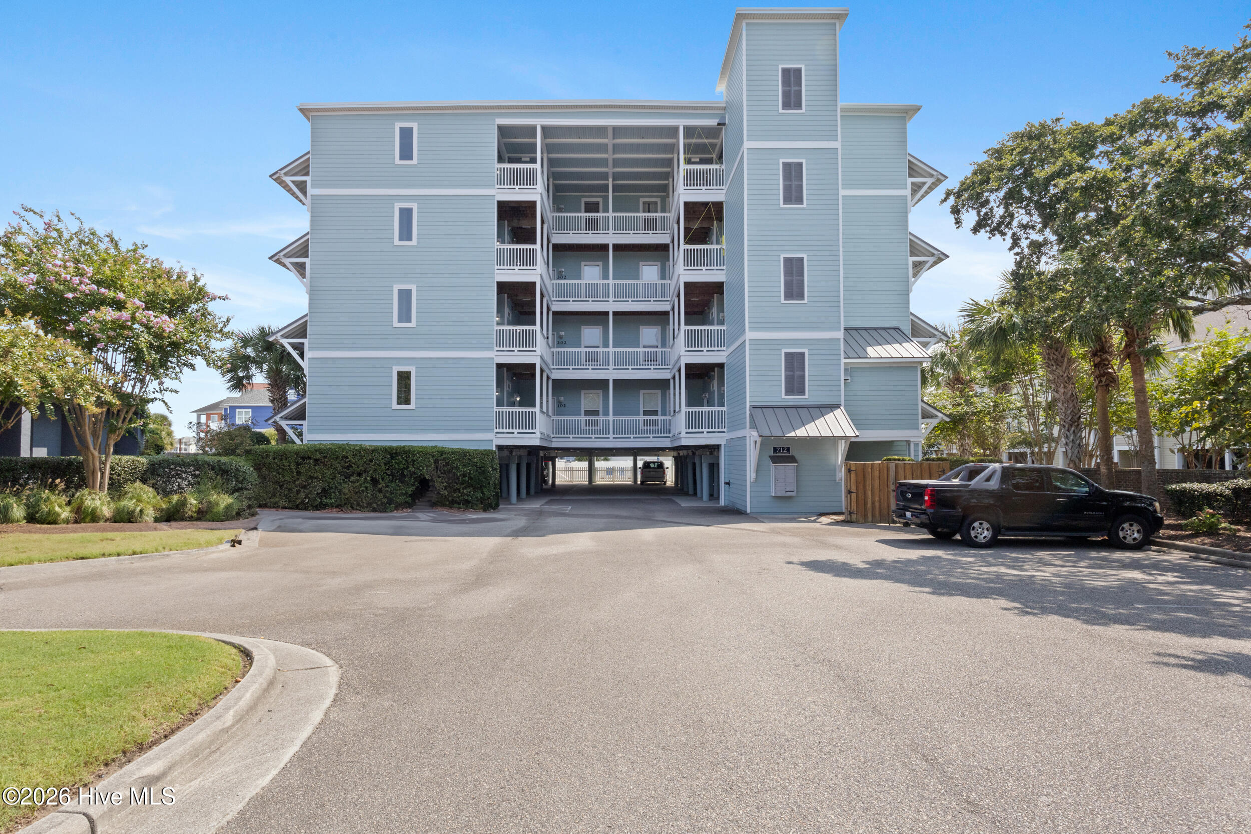 100567123 | Photo 34