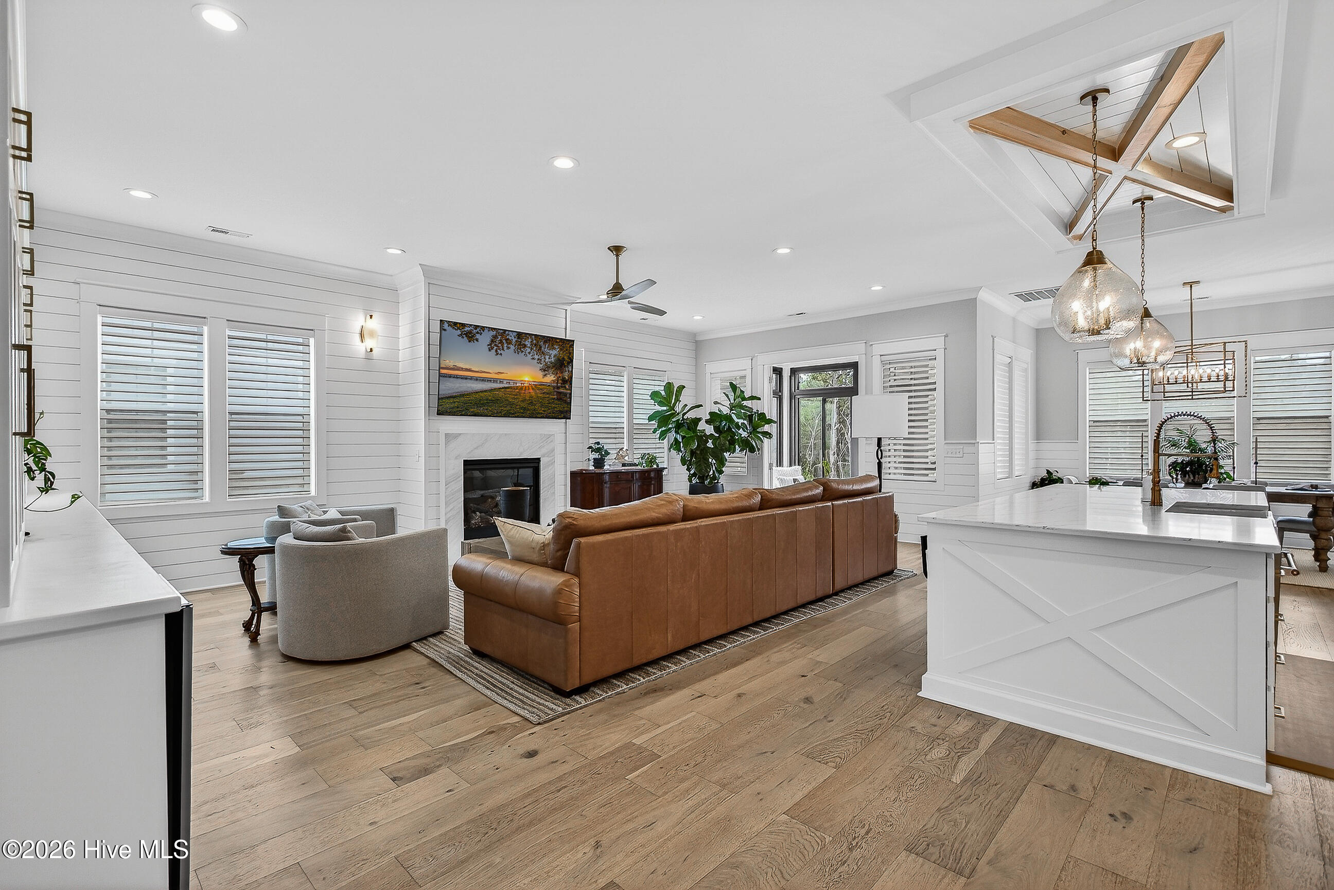 100564541 | Photo 10