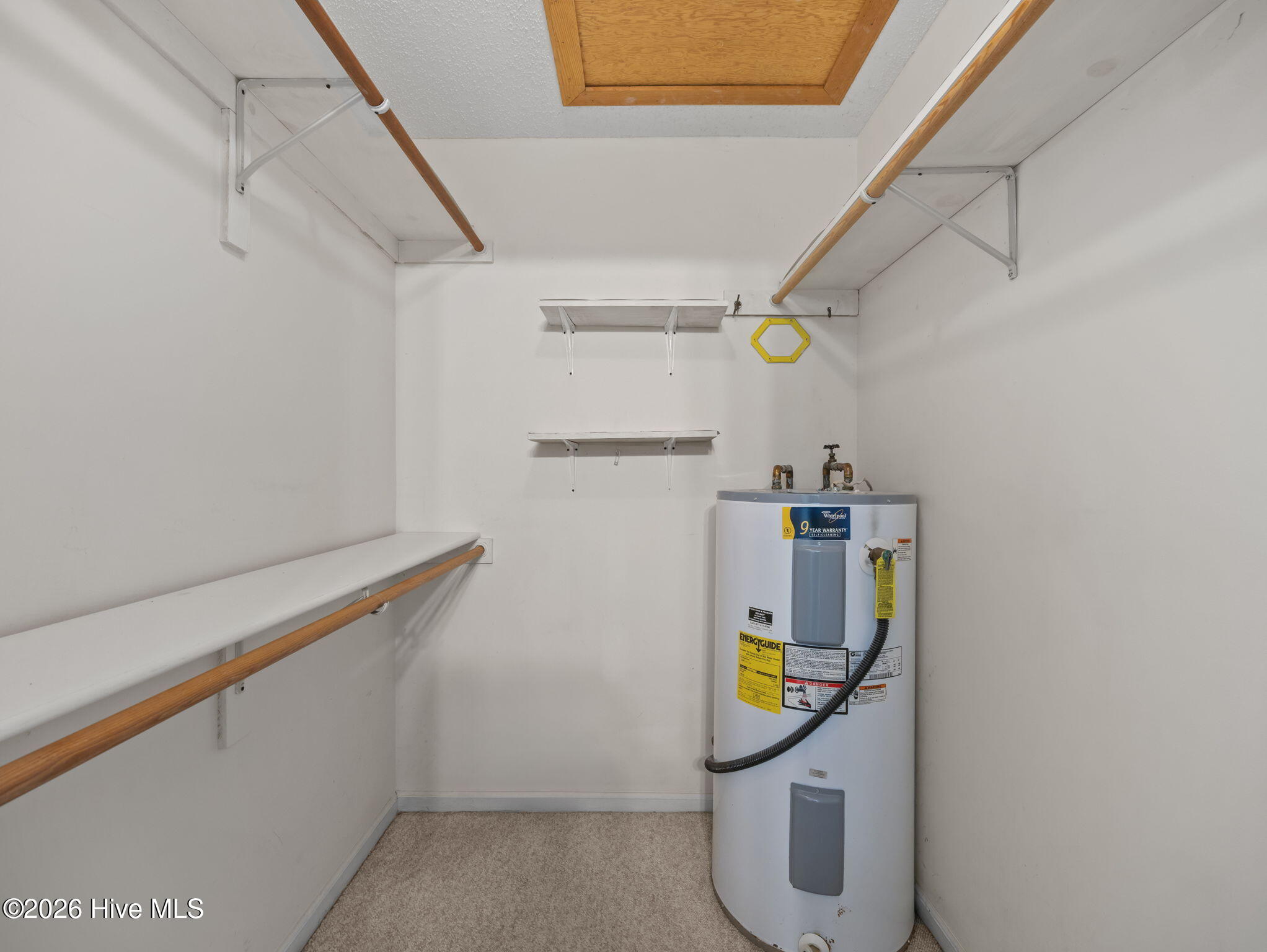 100565742 | Photo 26