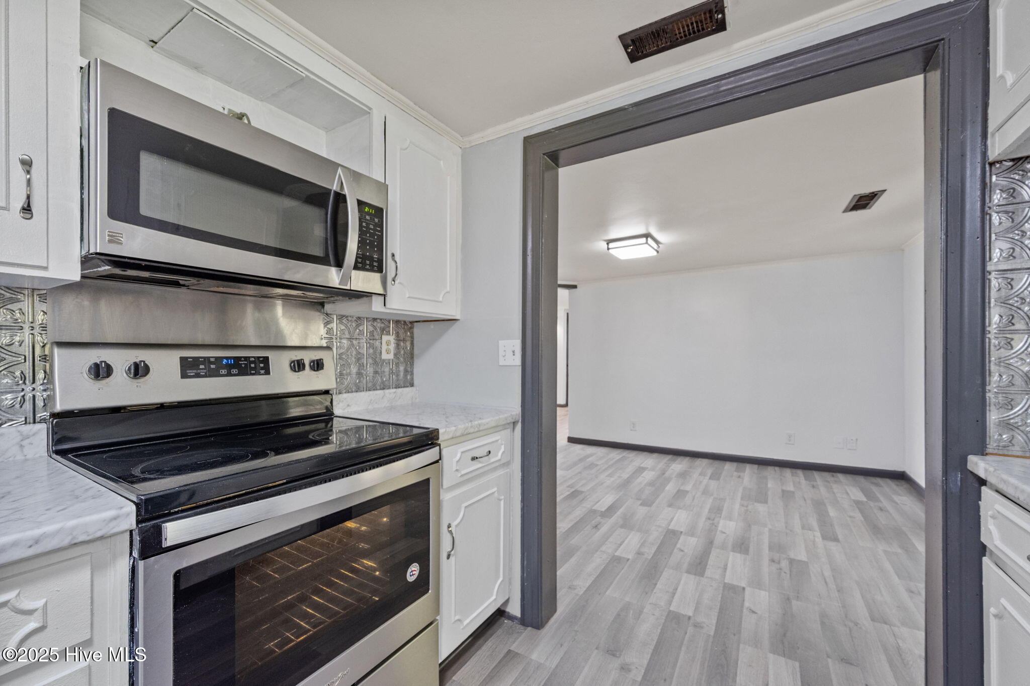 100534081 | Photo 18