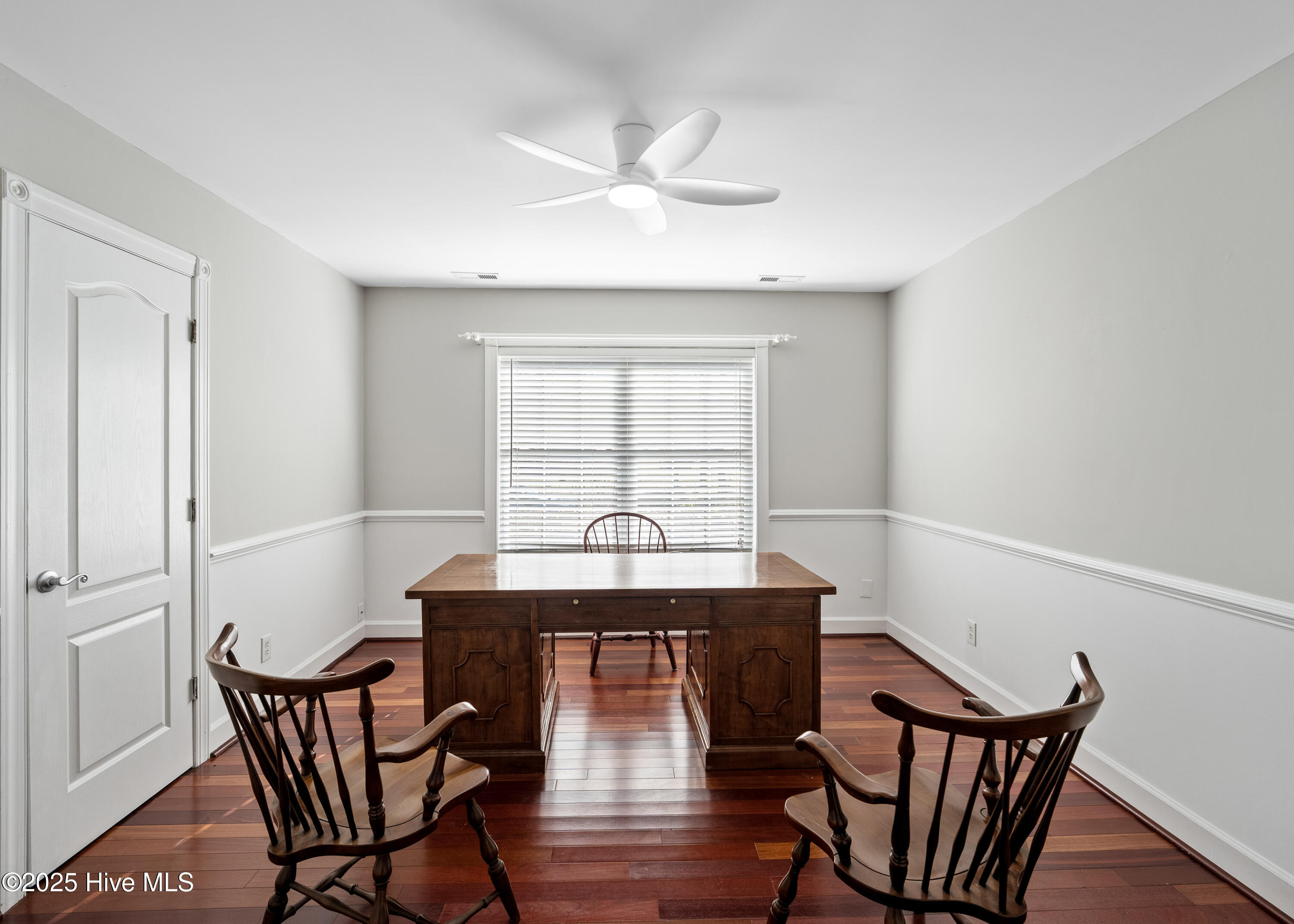 100543941 | Photo 21