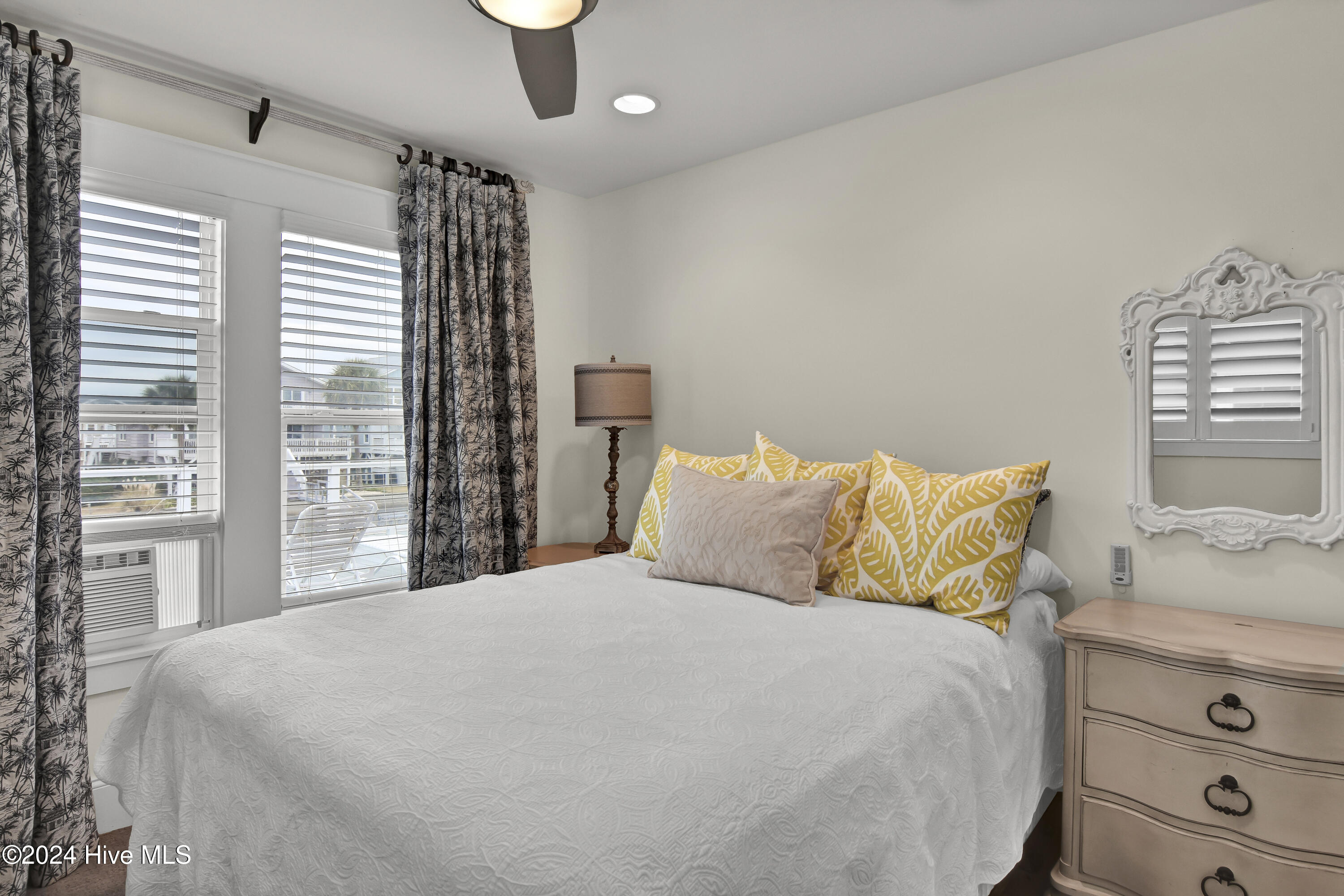 100512671 | Photo 23