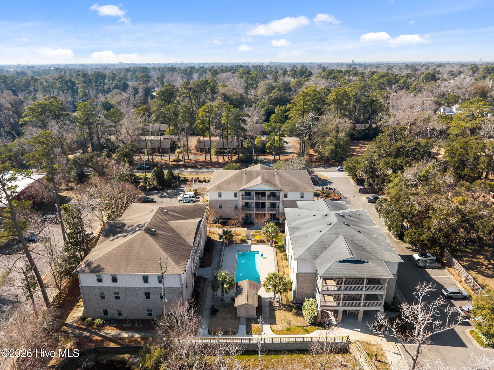 100554225 | Photo 35