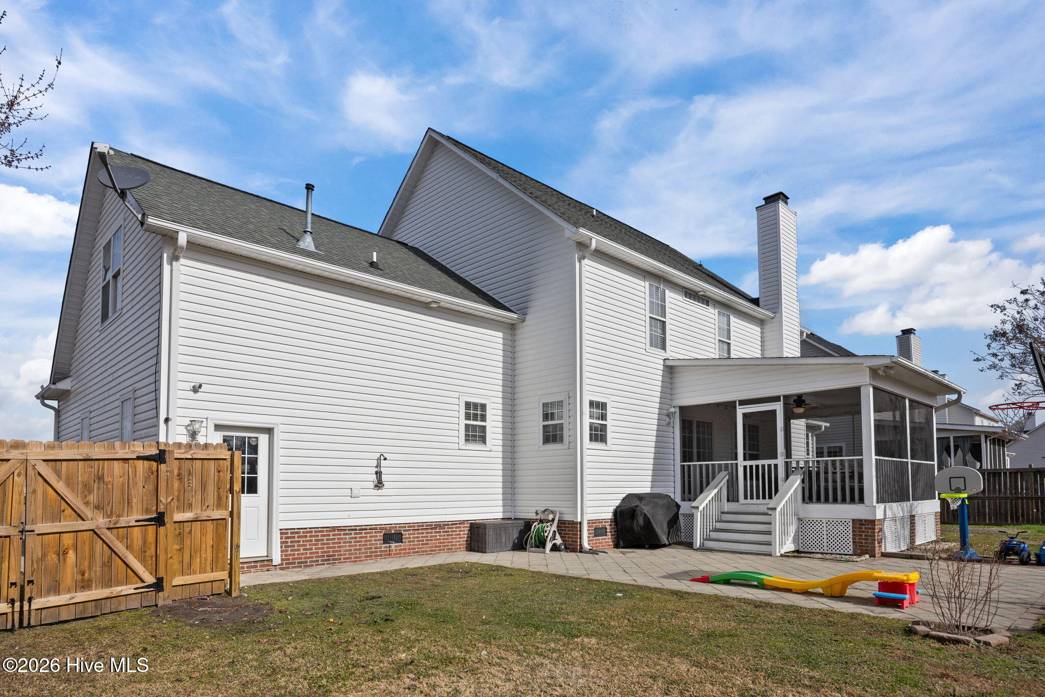 100558634 | Photo 43