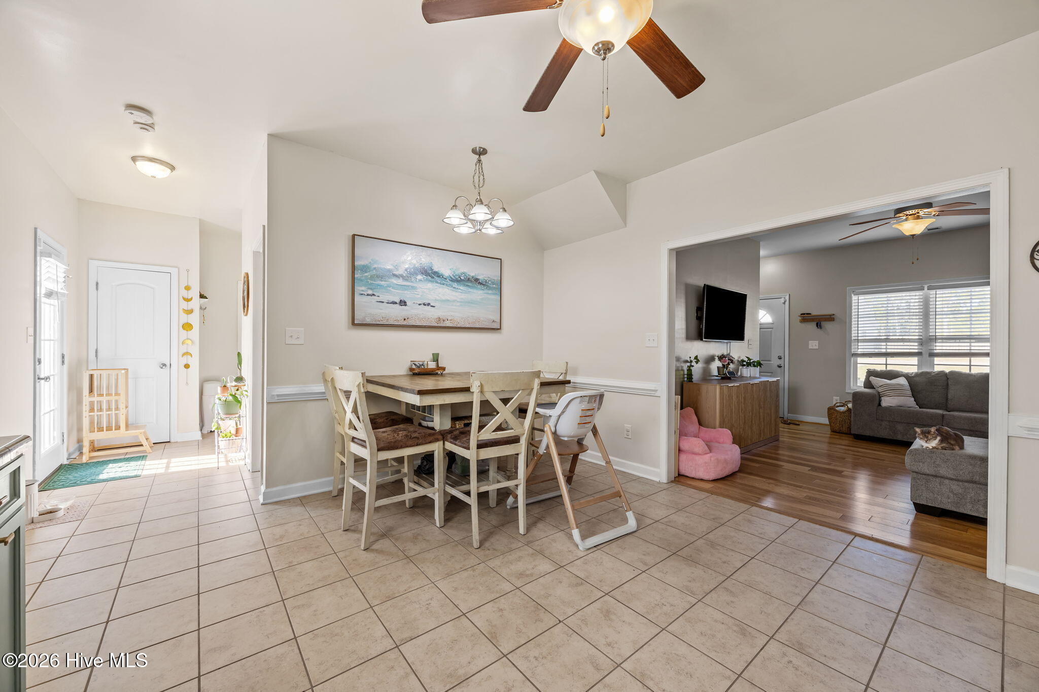 100560368 | Photo 16