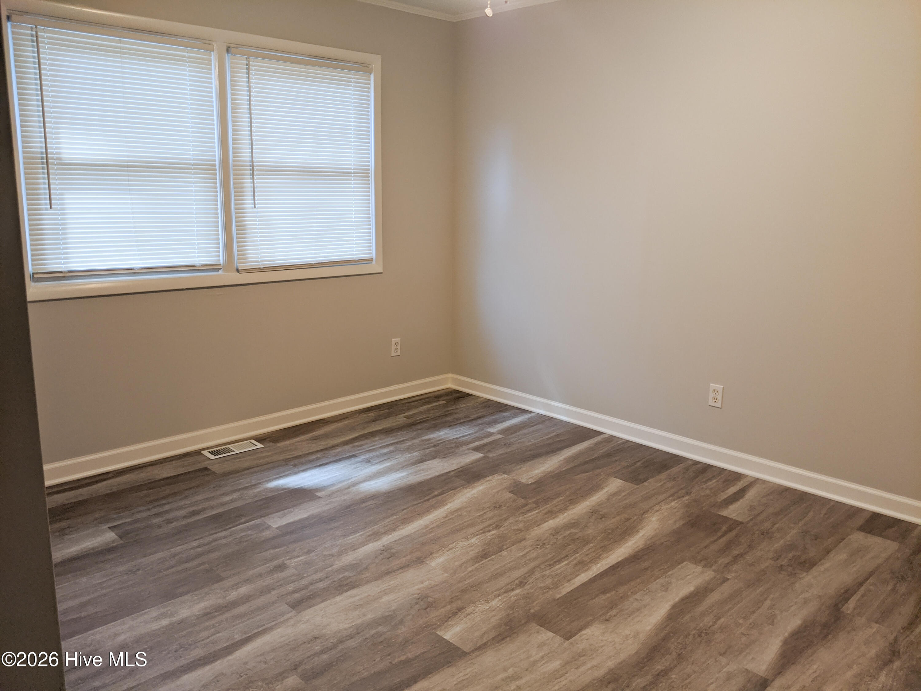 100552476 | Photo 11