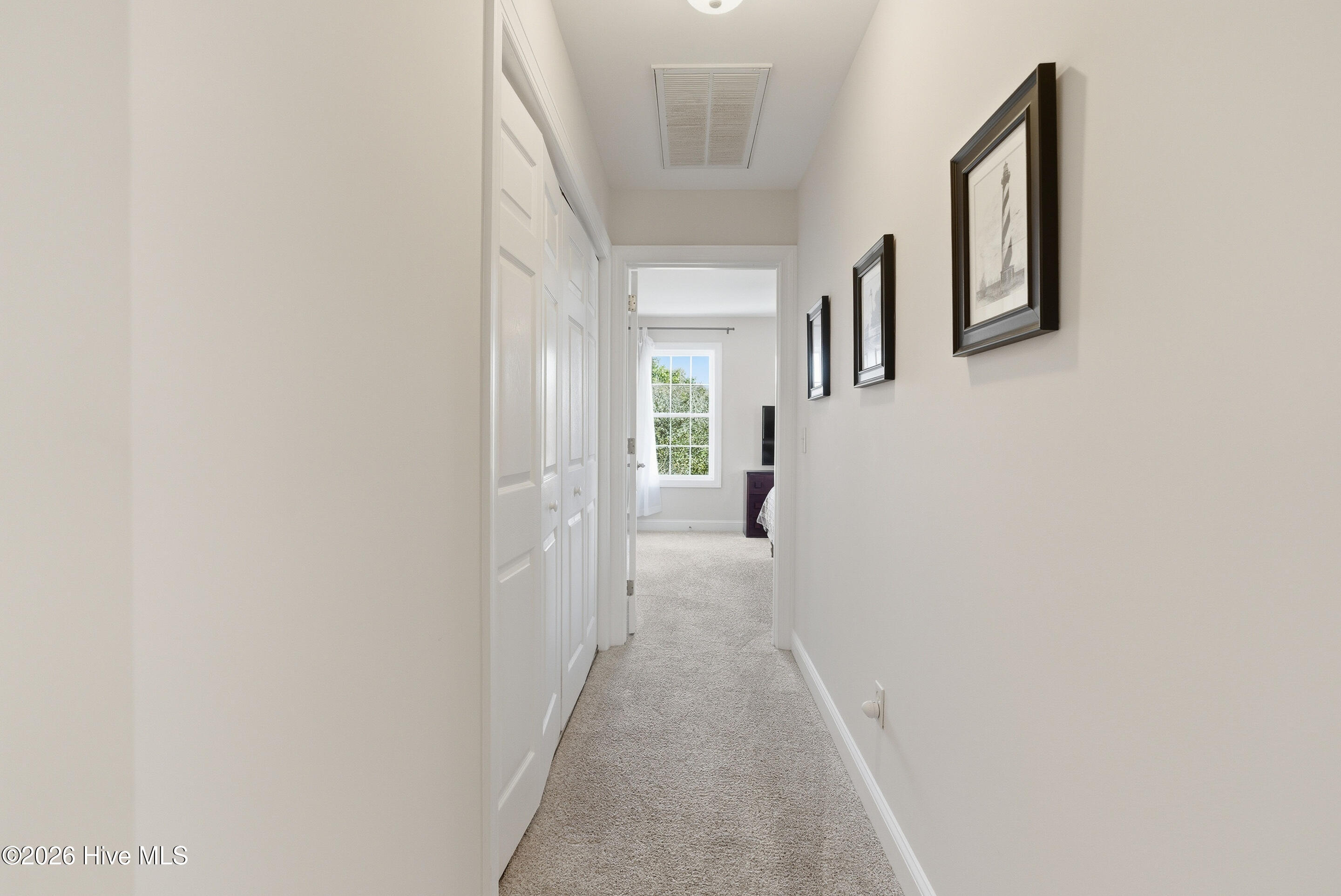 100561643 | Photo 33