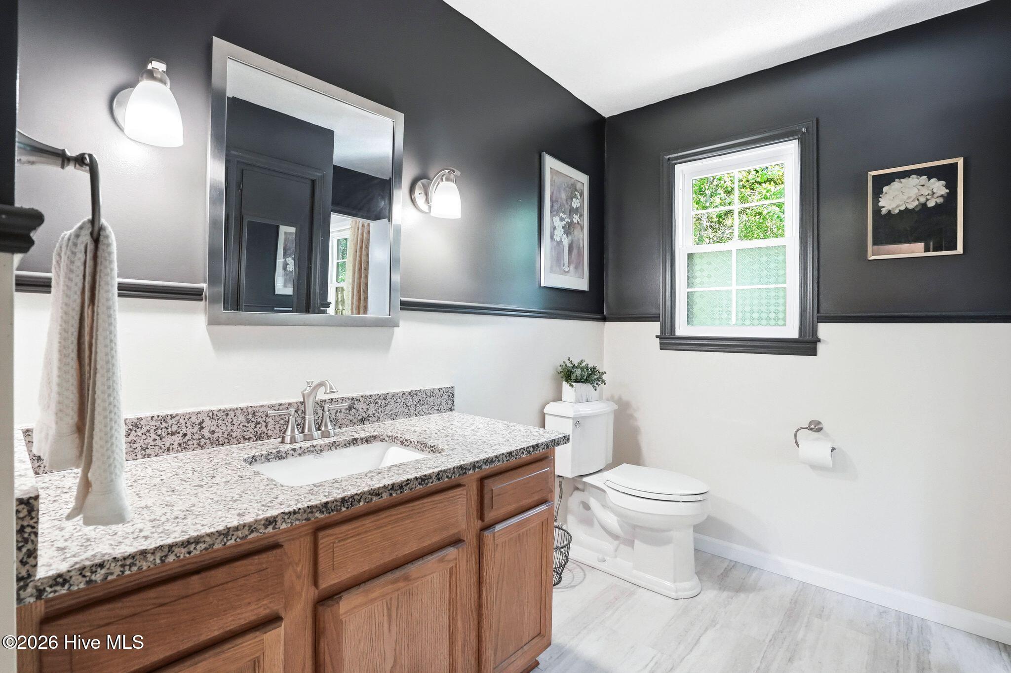 100568648 | Photo 45