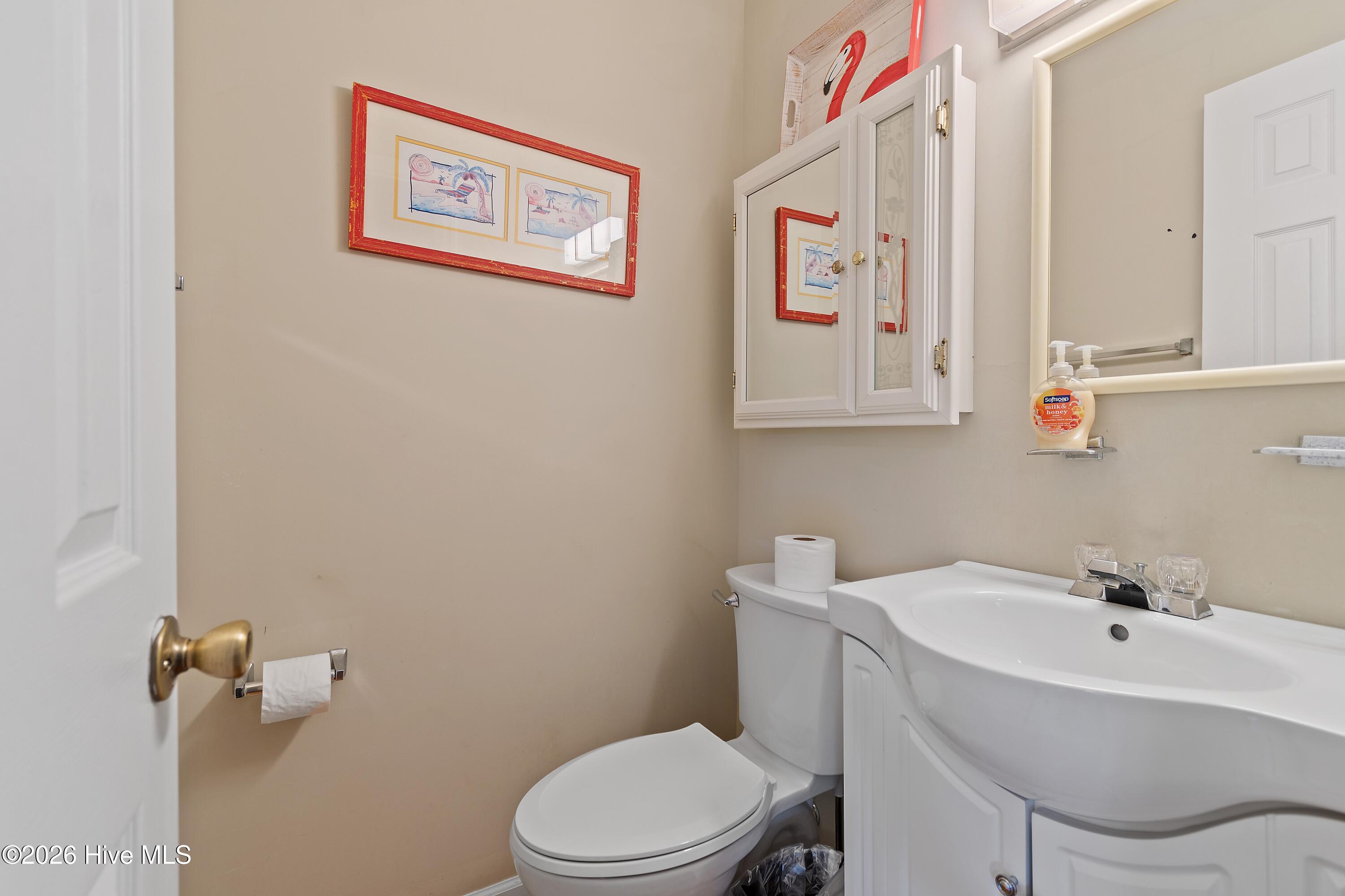 100569880 | Photo 23