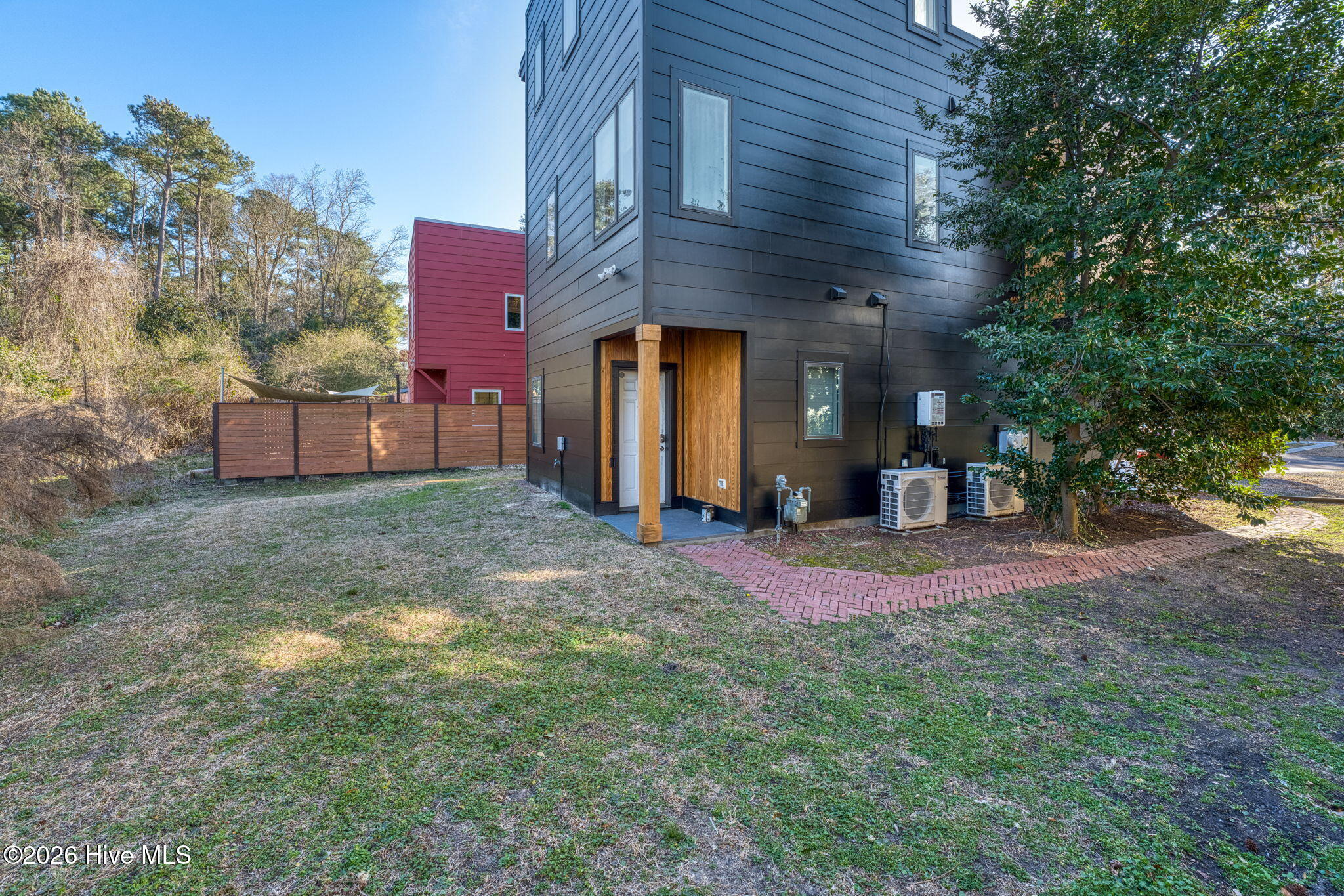 100554453 | Photo 32