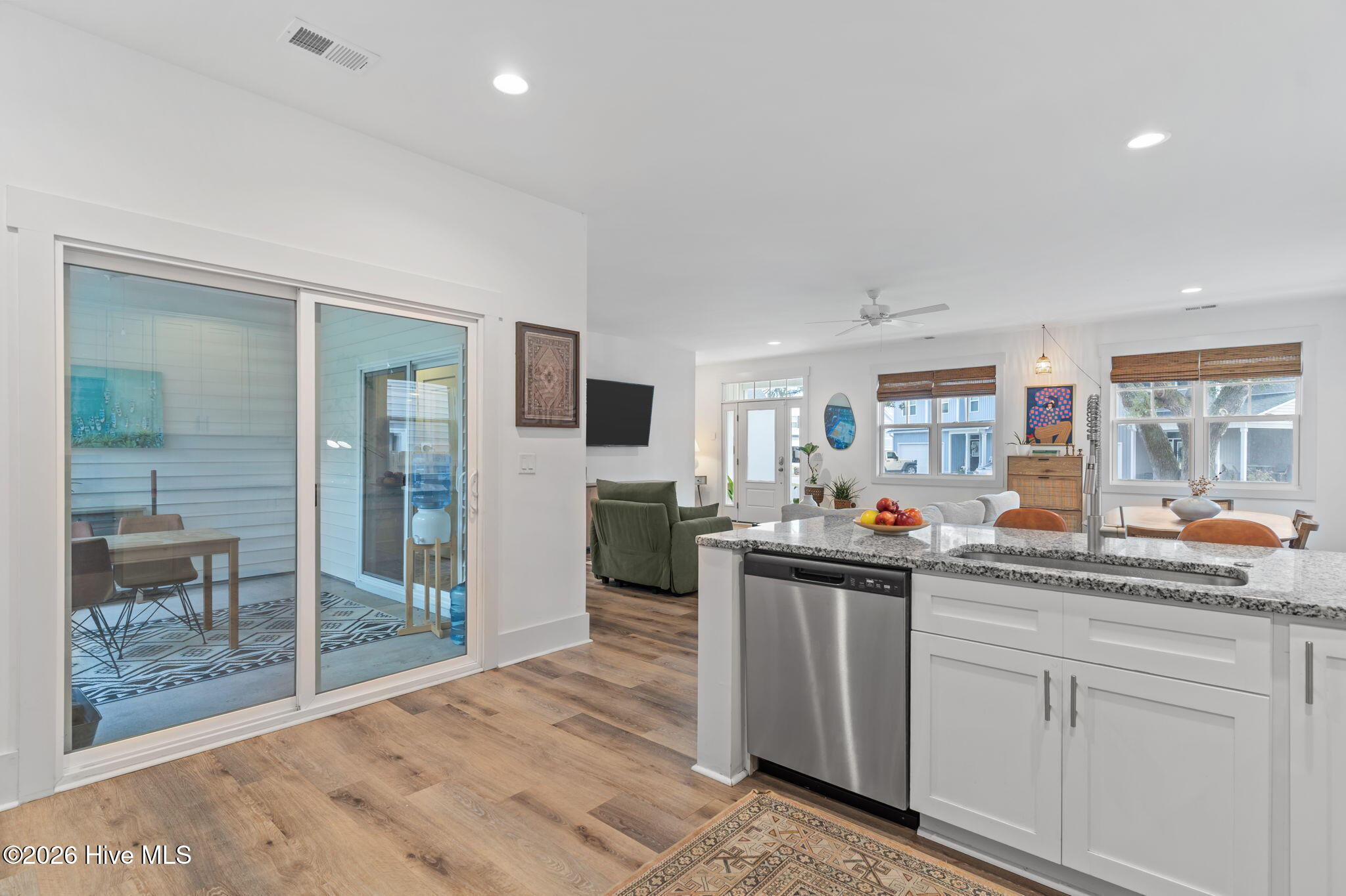 100562426 | Photo 10